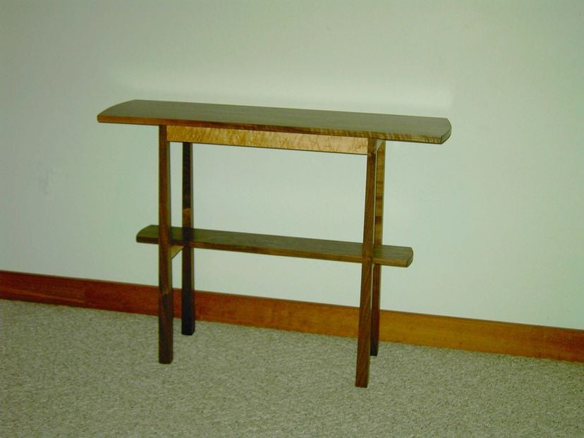 Niche Table