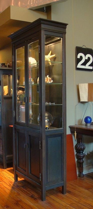 Cabinet – Traditional Design Steel & Glass 4 Door
