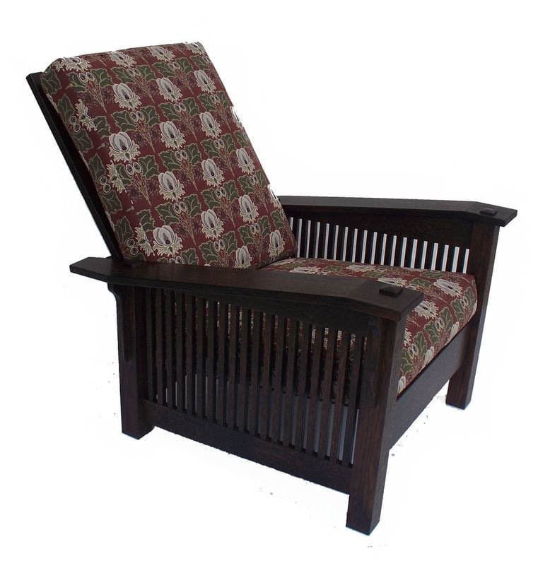 Spindle Morris Chair (In Oak)