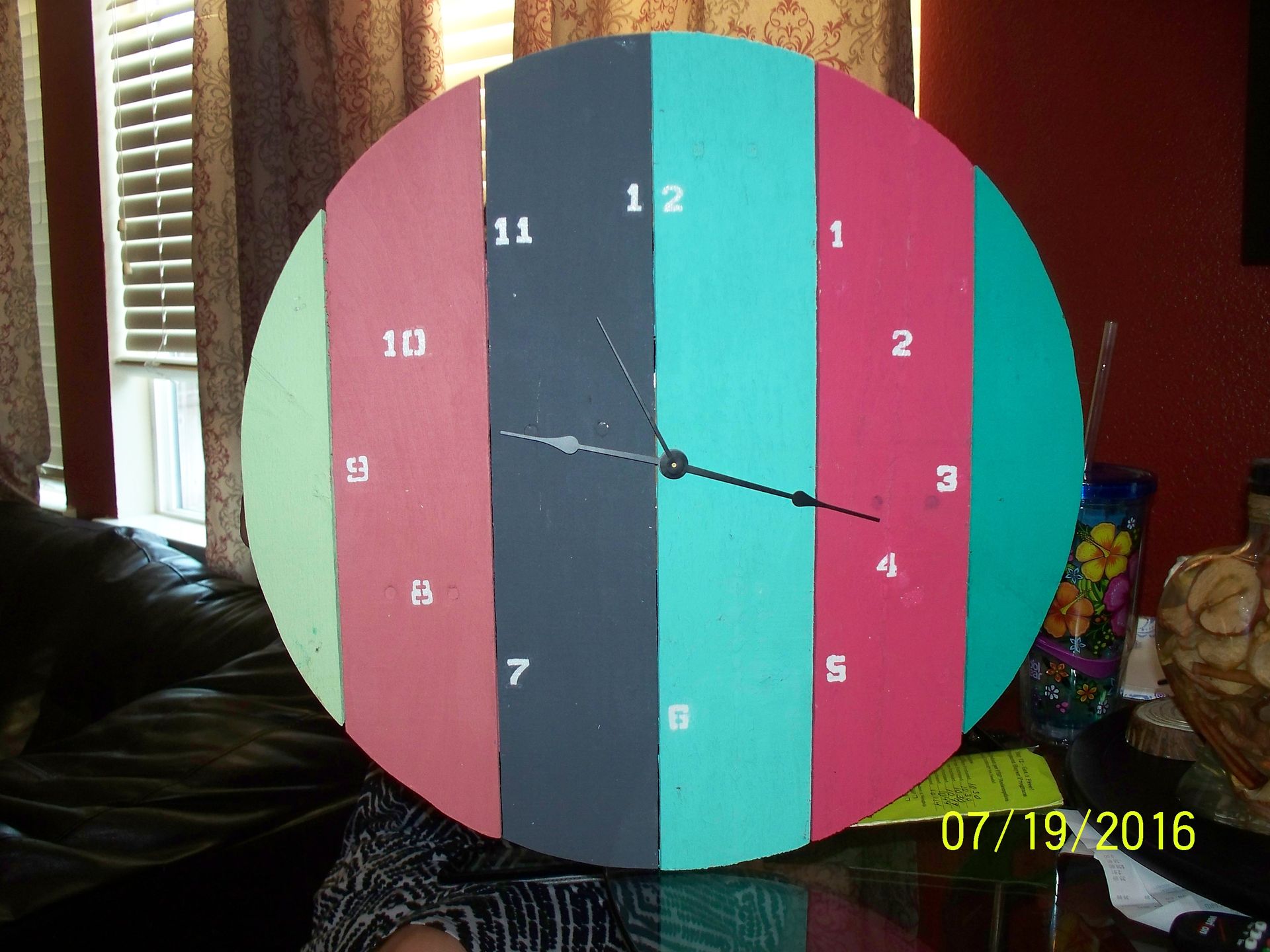 Reclaimed Pallet Clock