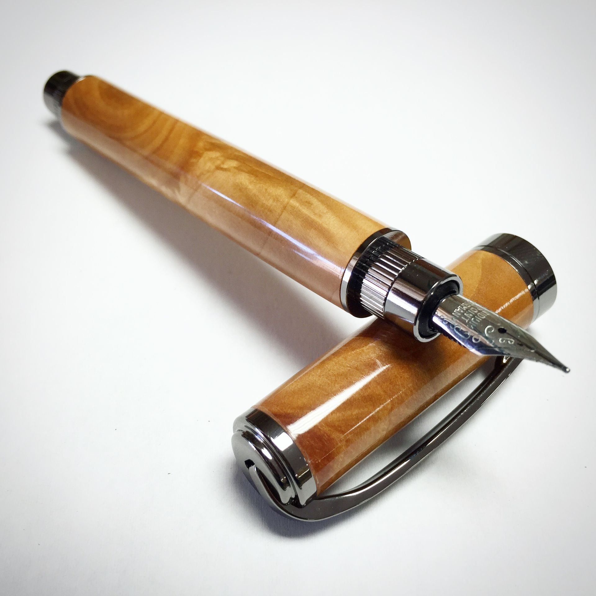 Handmade Bradford Pear Magnetic Fountain Pen