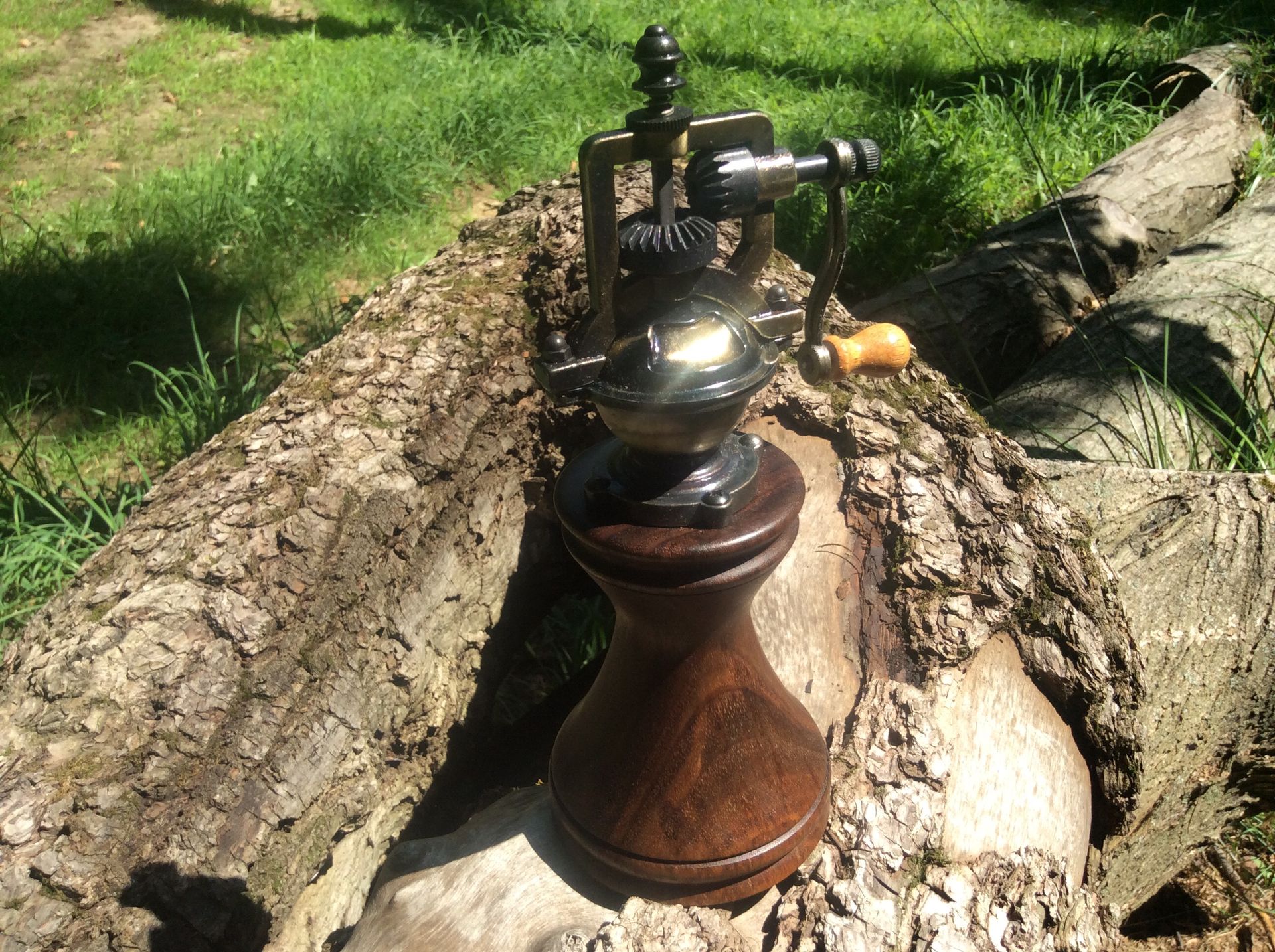Antique Style Peppermill With Walnut Body 2 