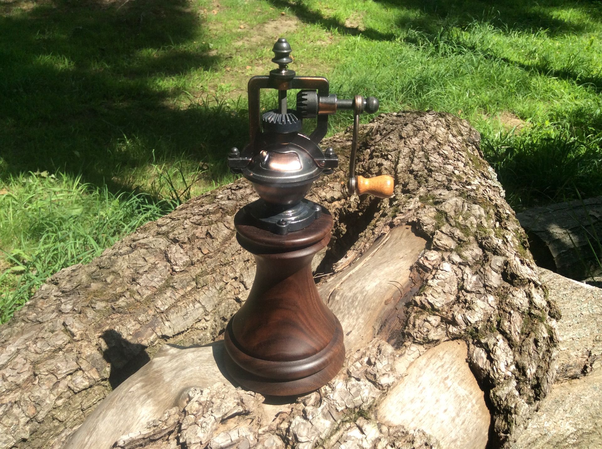 Antique Style Walnut Peppermill 4 