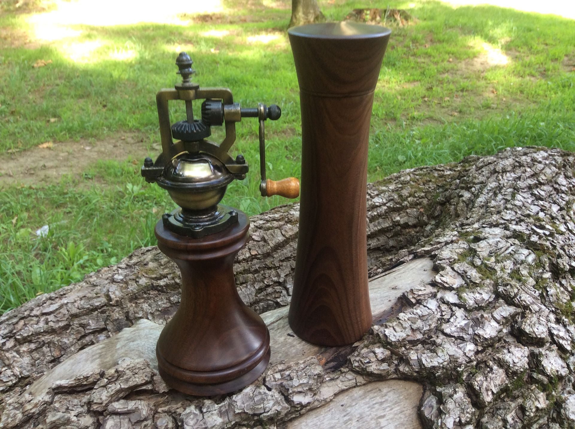 Walnut Antique Style Peppermill And Saltmill