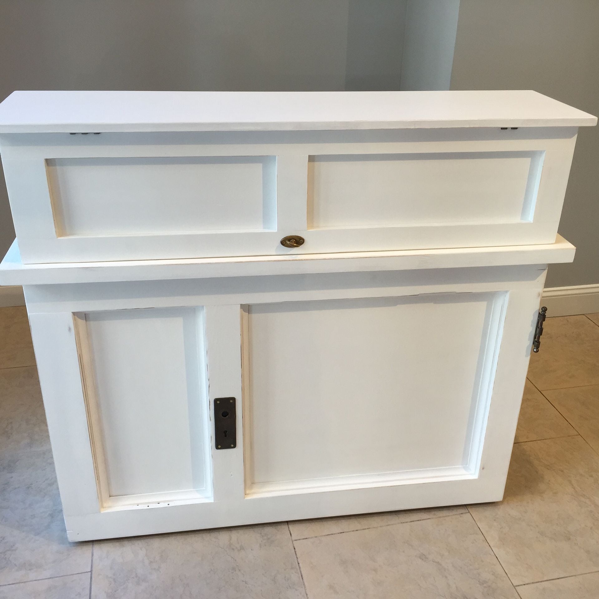 Reception Desk 4