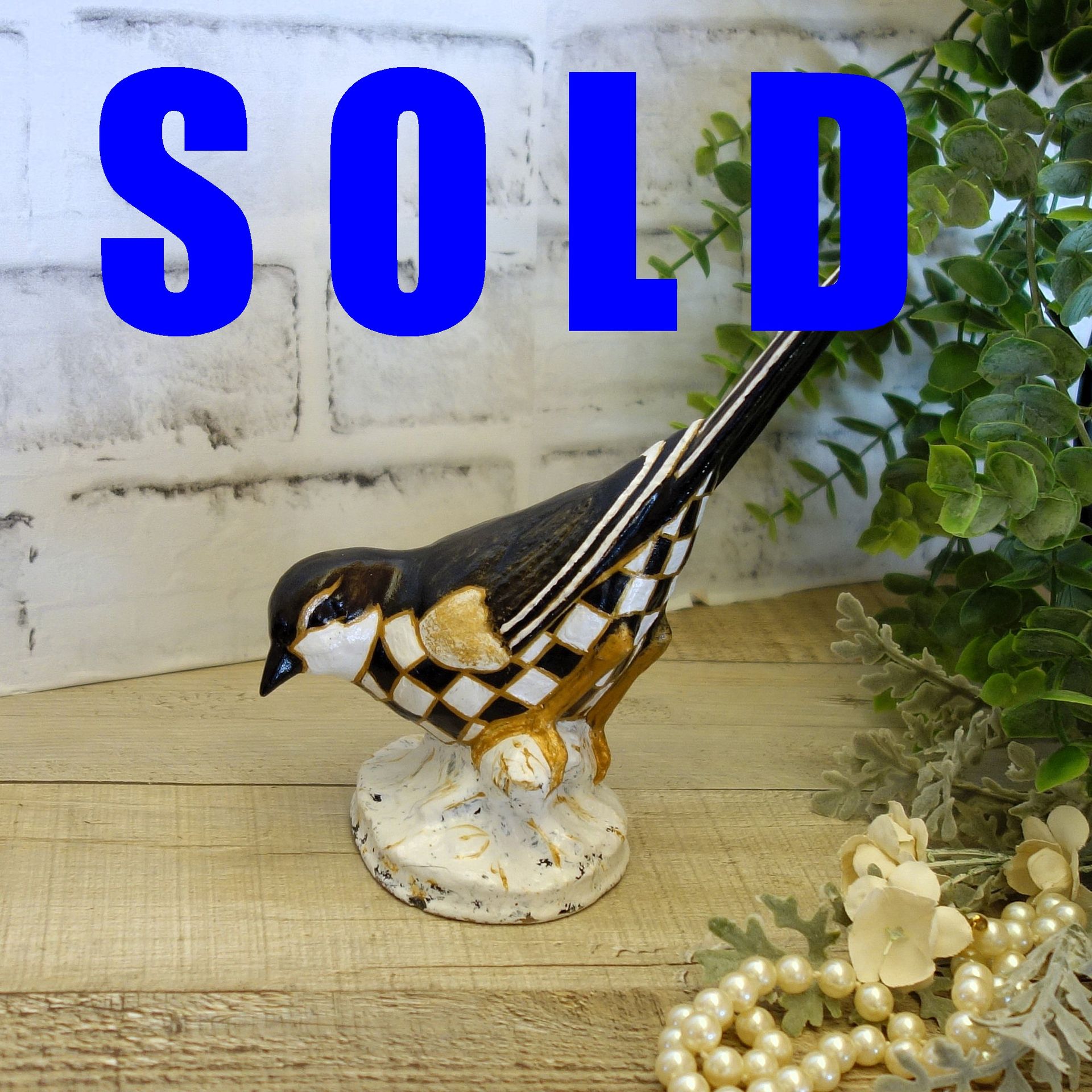 Courtly Songbird Figurine Checked Bird Decor 1 