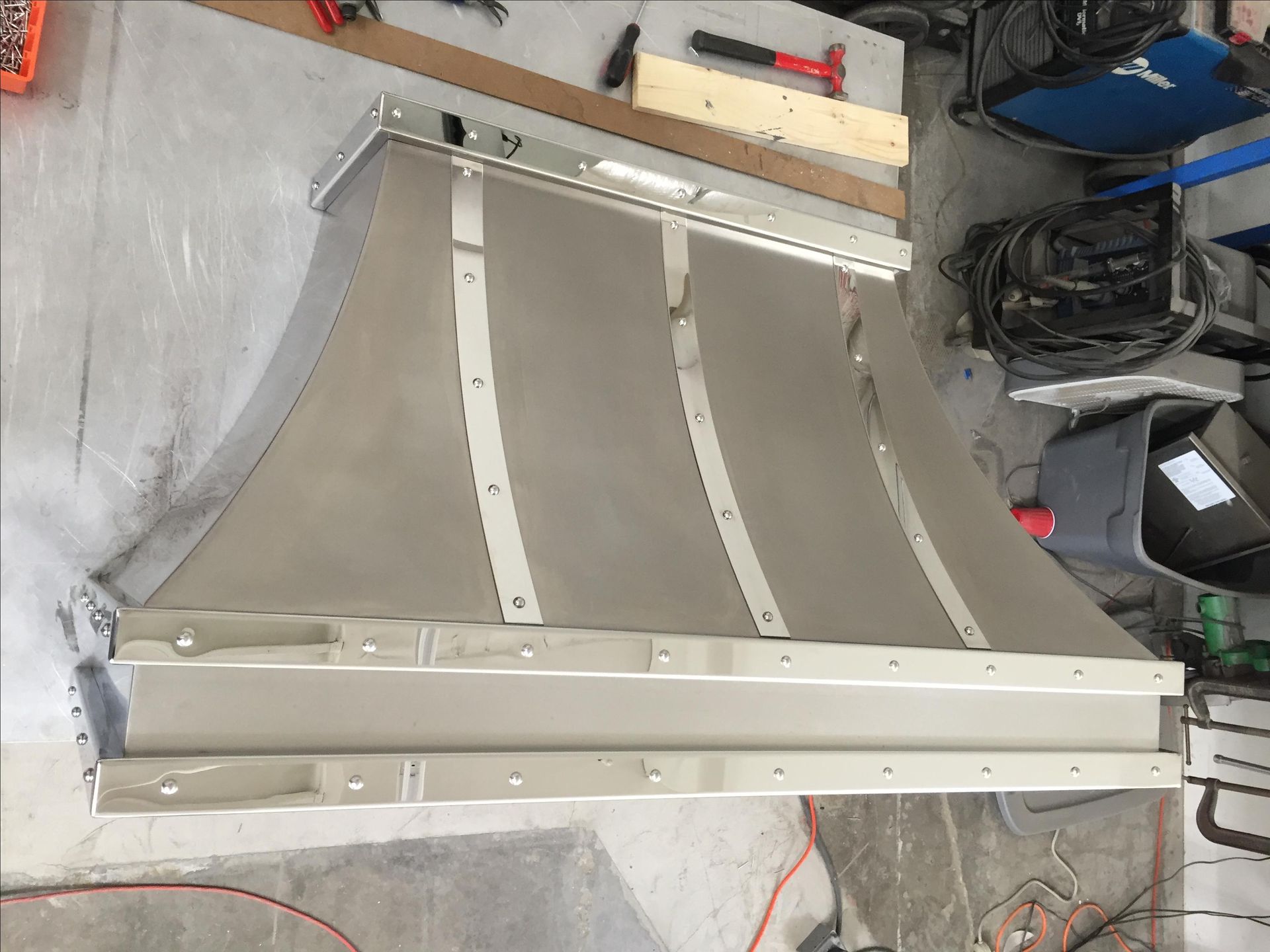 #46 Immaculate Stainless Range Hood
