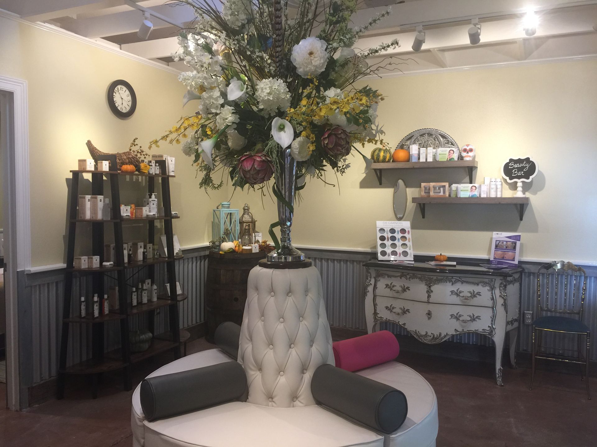 Boutique Spa Circle Settee Sofa 2 