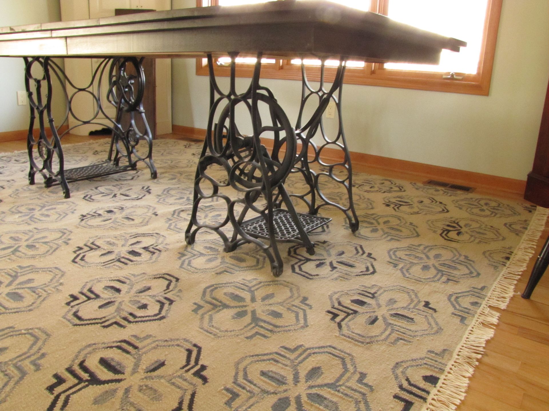 Rustic Expanding Dining Room Table 2