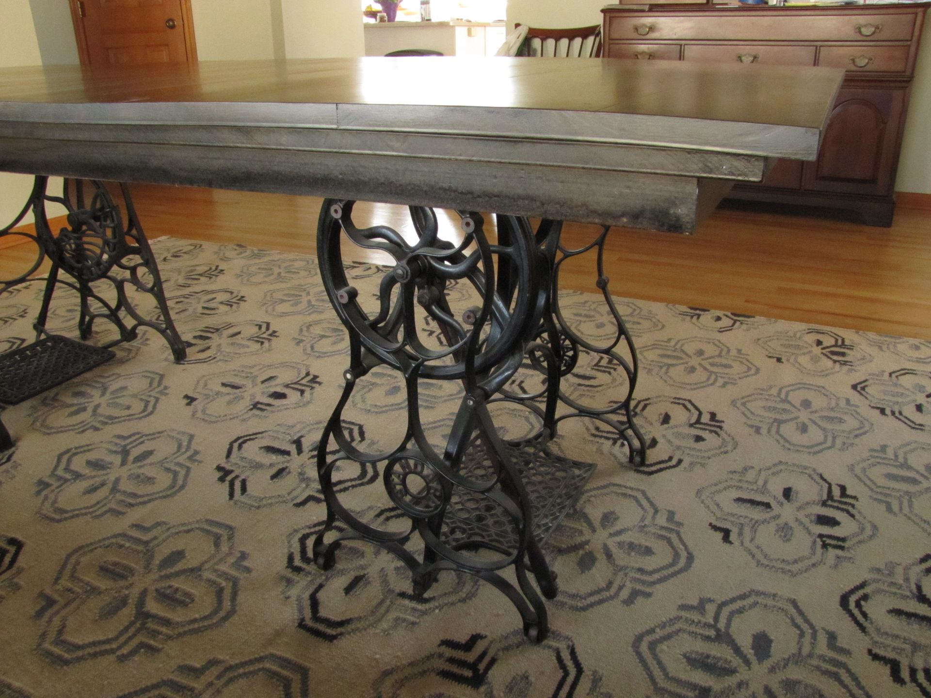 Rustic Expanding Dining Room Table 5