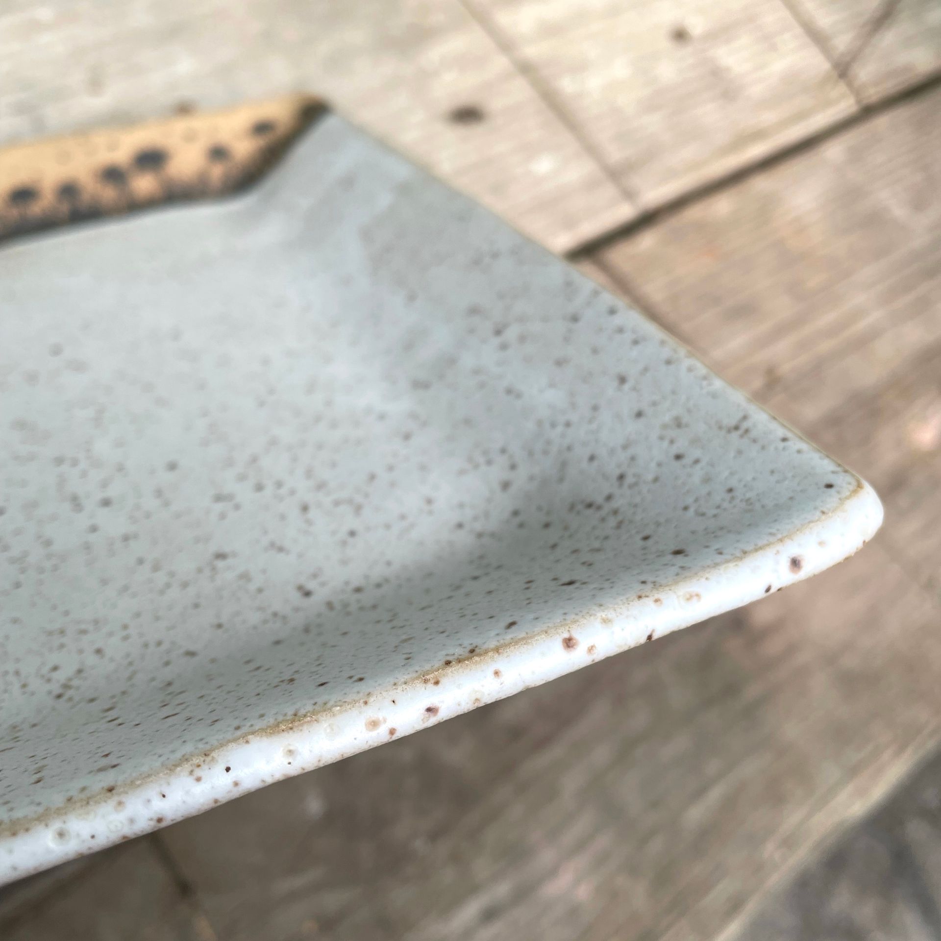 Ceramic Serving Platter In Speckled White With Wild Flowers 6