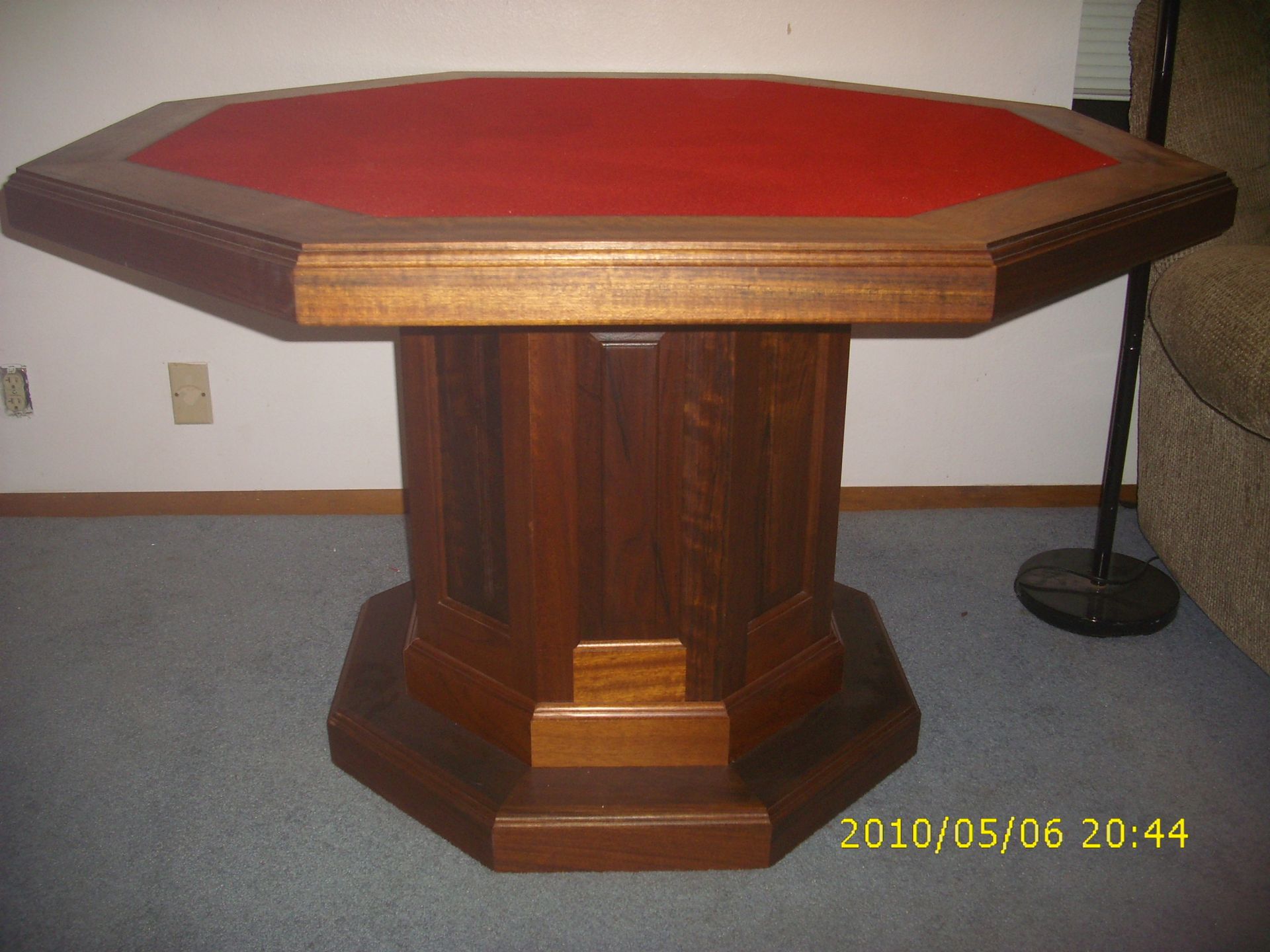 Octagonal Poker Table 2
