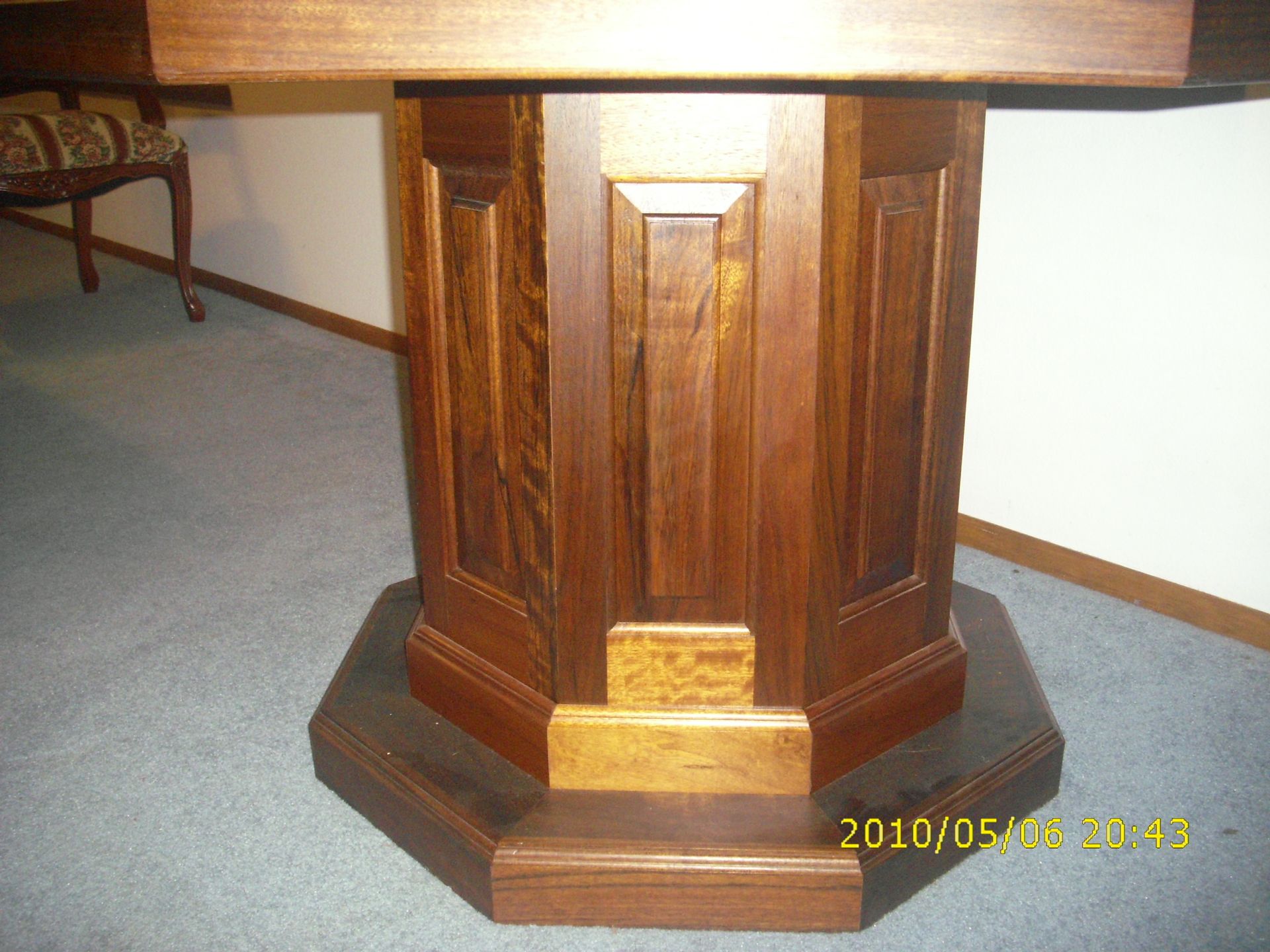 Octagonal Poker Table 4