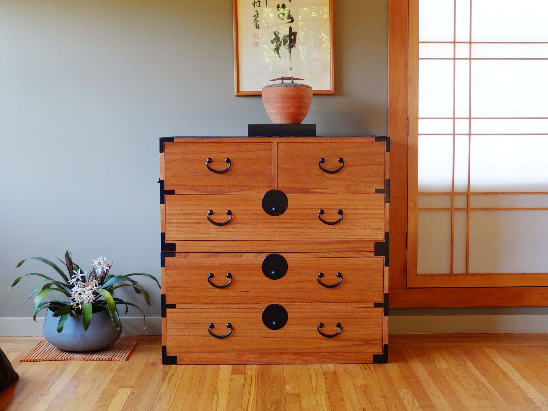 Kiri Wood Japanese Style Clothing Chest, Isho Dansu, Tansu