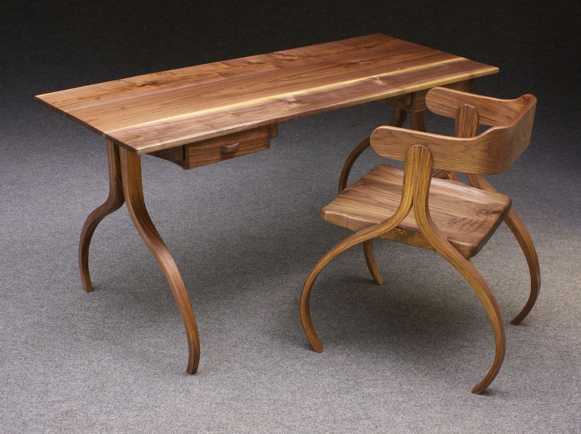 Caliper Desk 3 
