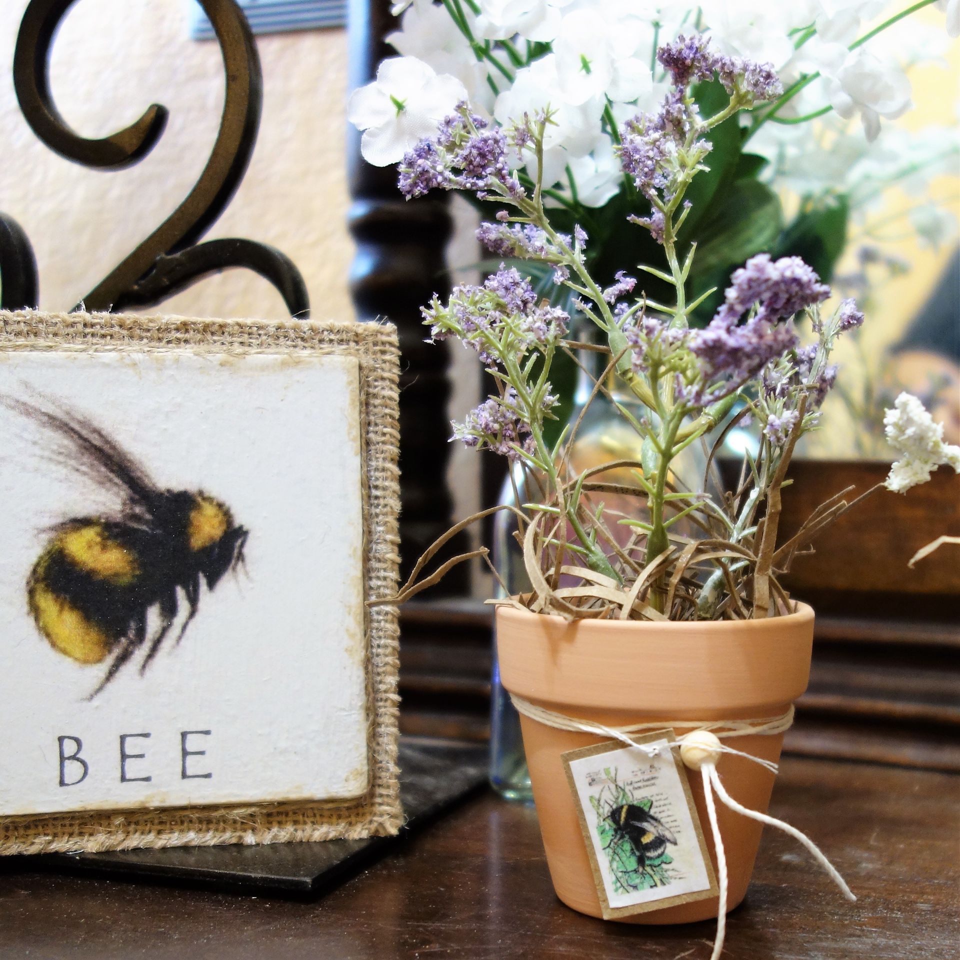 Hone Bee Gift Decor Bundle Set Of 4 2 