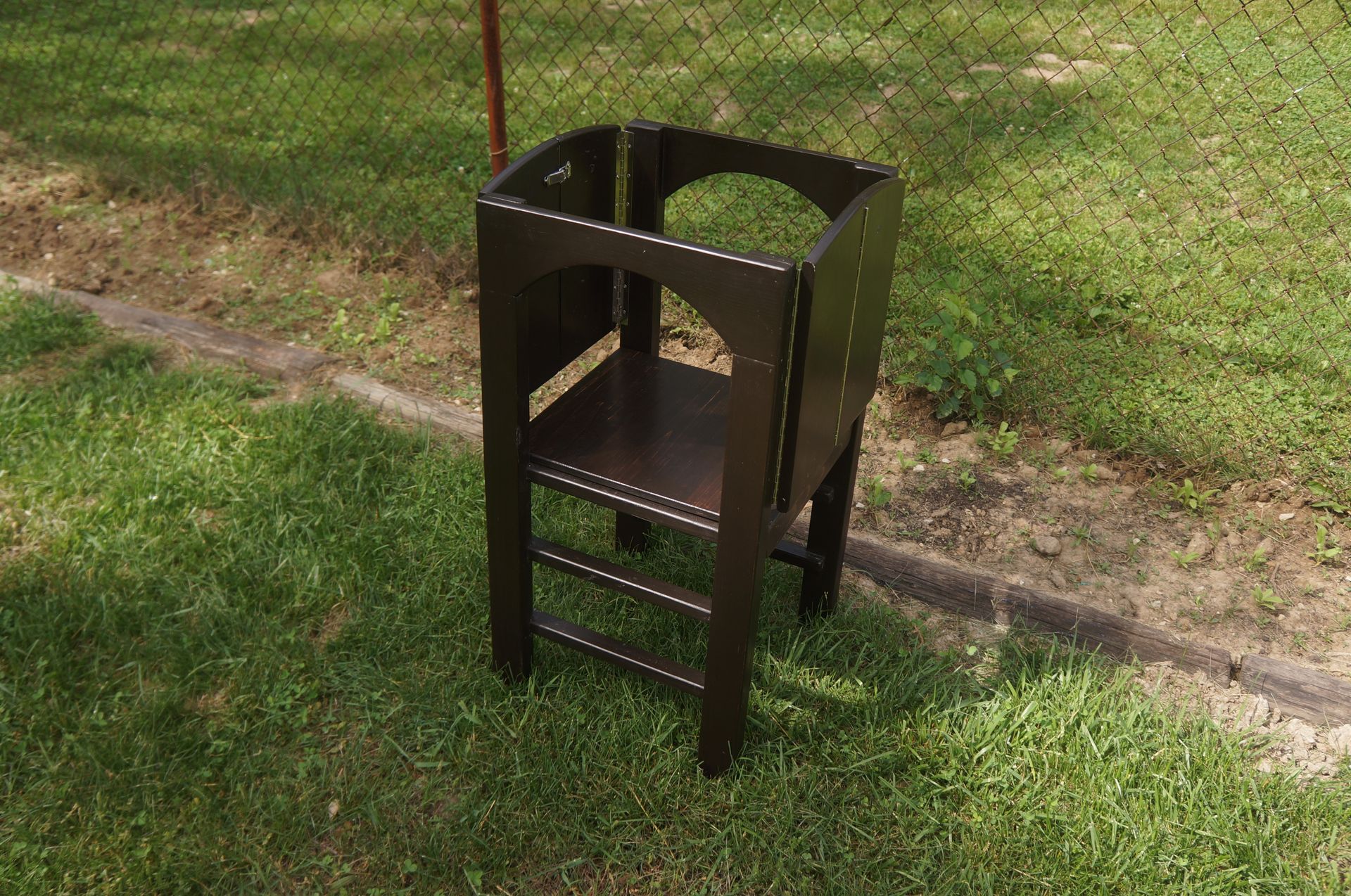 Folding Kitchen Helper