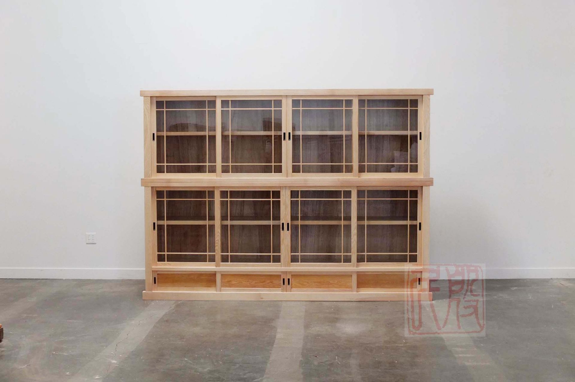 Tansu Styule Display Chest