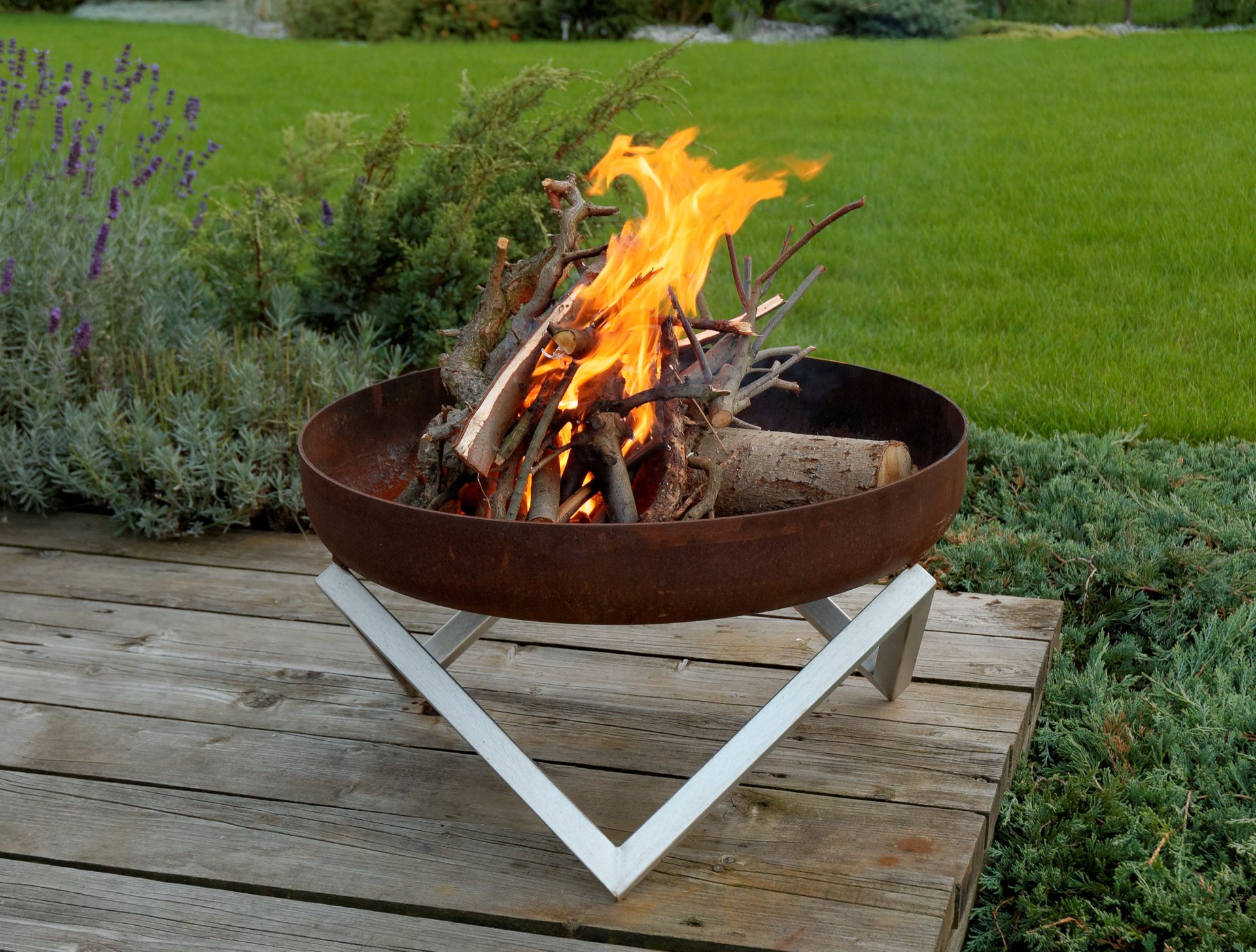 Rust & Stainless Steel Modern Outdoor Patio Fire Pit Memel (Medium) 2