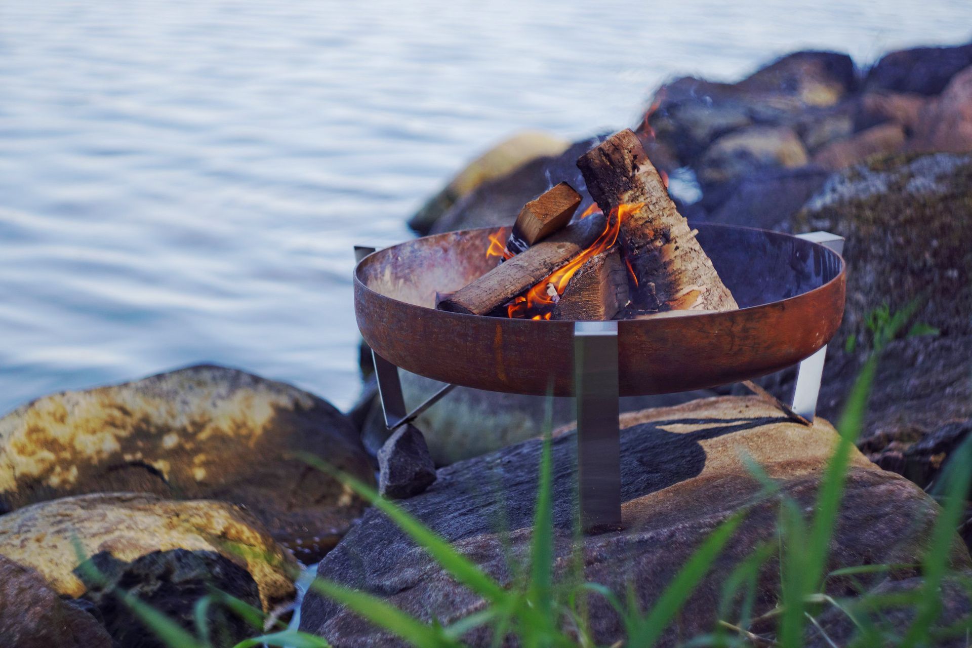 Rust & Stainless Steel Modern Outdoor Patio Fire Pit Agila 6 