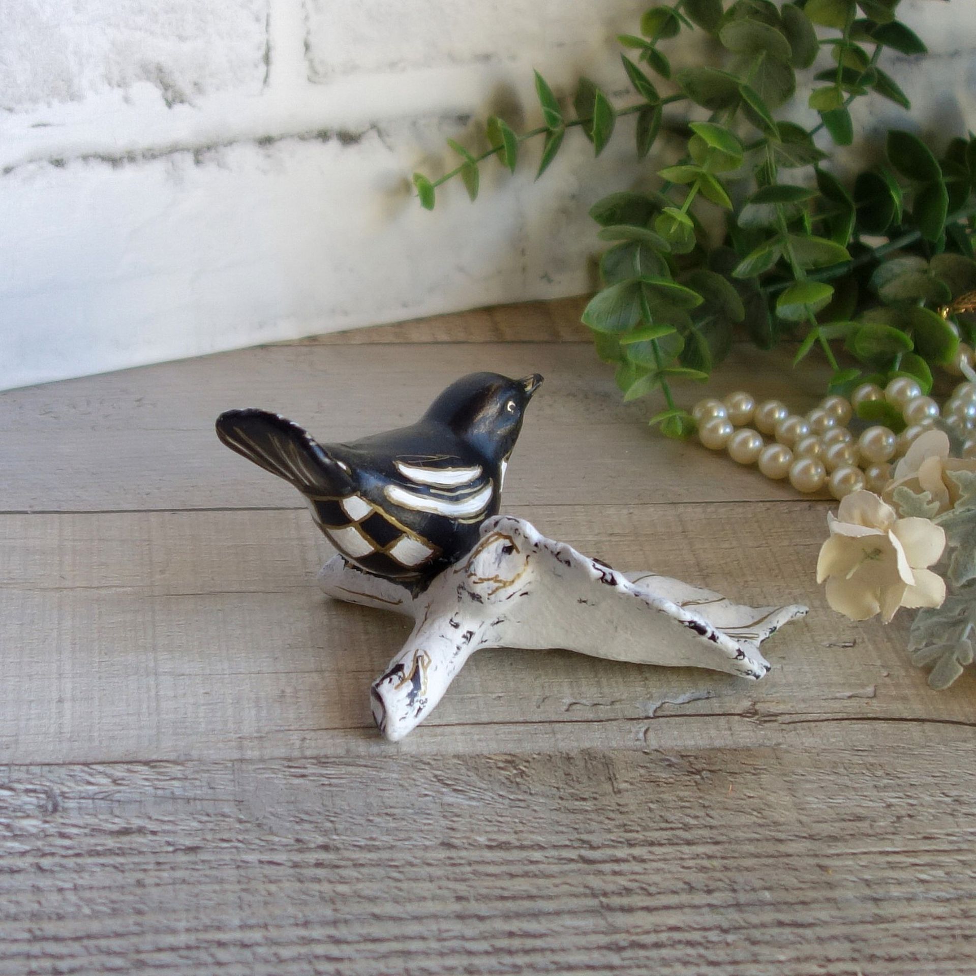 Courtly Songbird Black And White Check Bird Figurine Hand Painted Checked Decor 3 