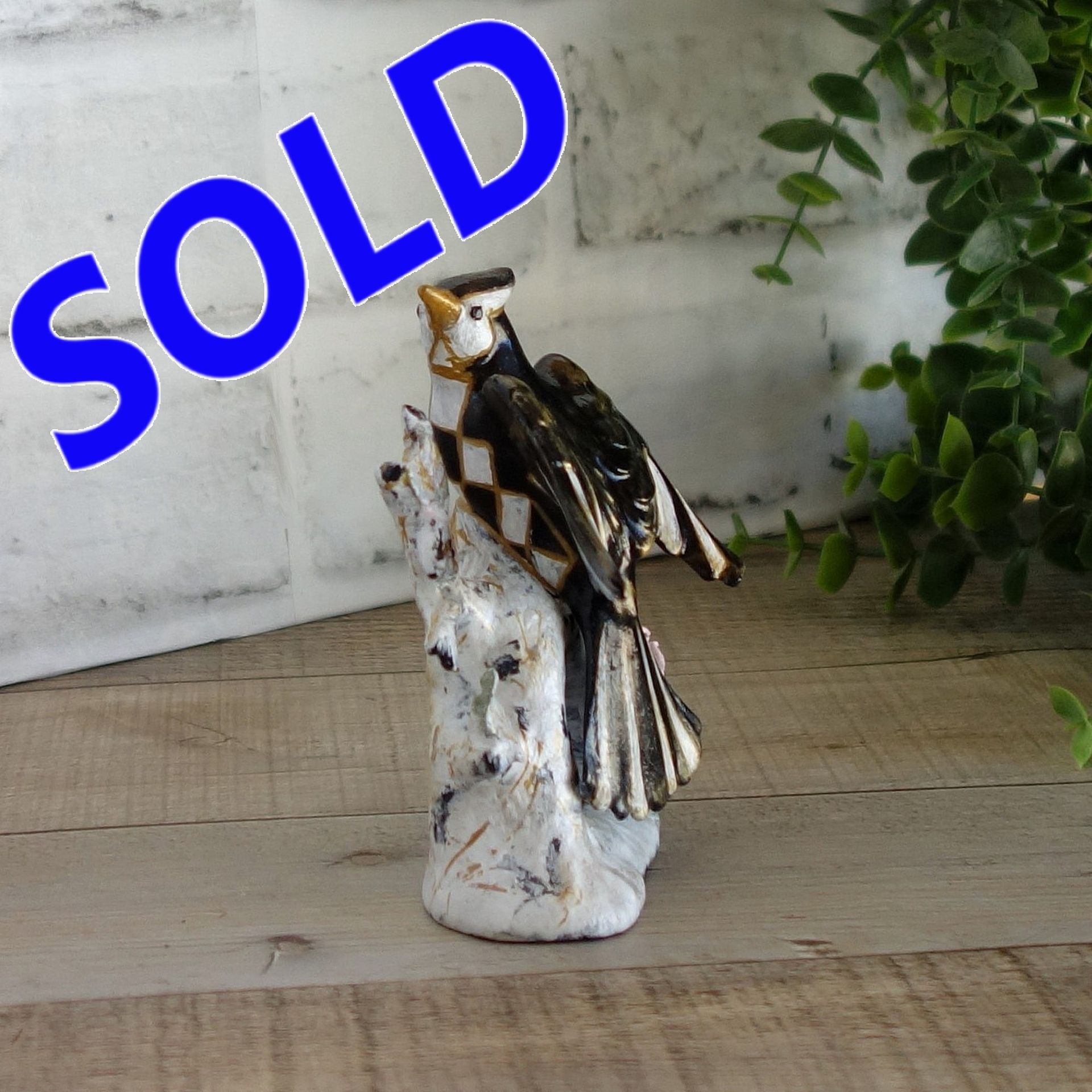 Elegant Checks Songbird Figurine Black And White Checks Decor 1 