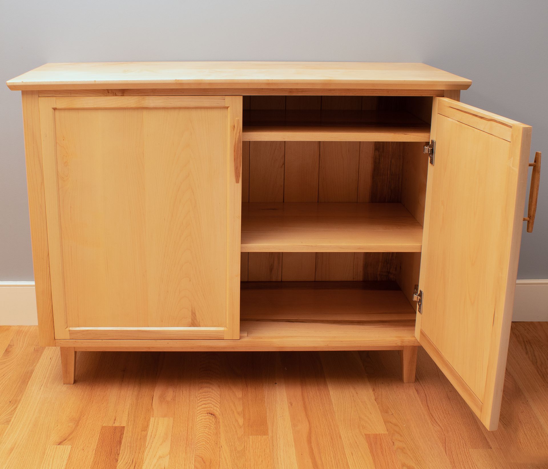 CABINET ON TAPERED LEGS 2