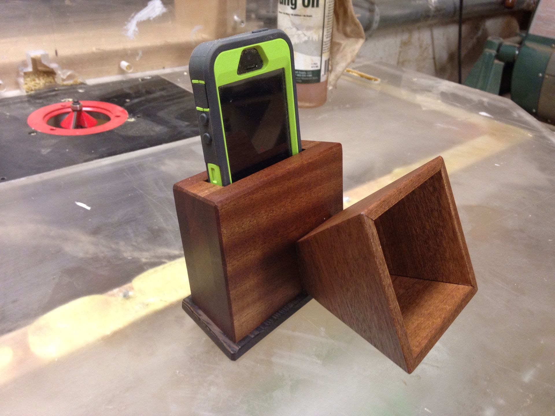 Sapele Iphone Speaker