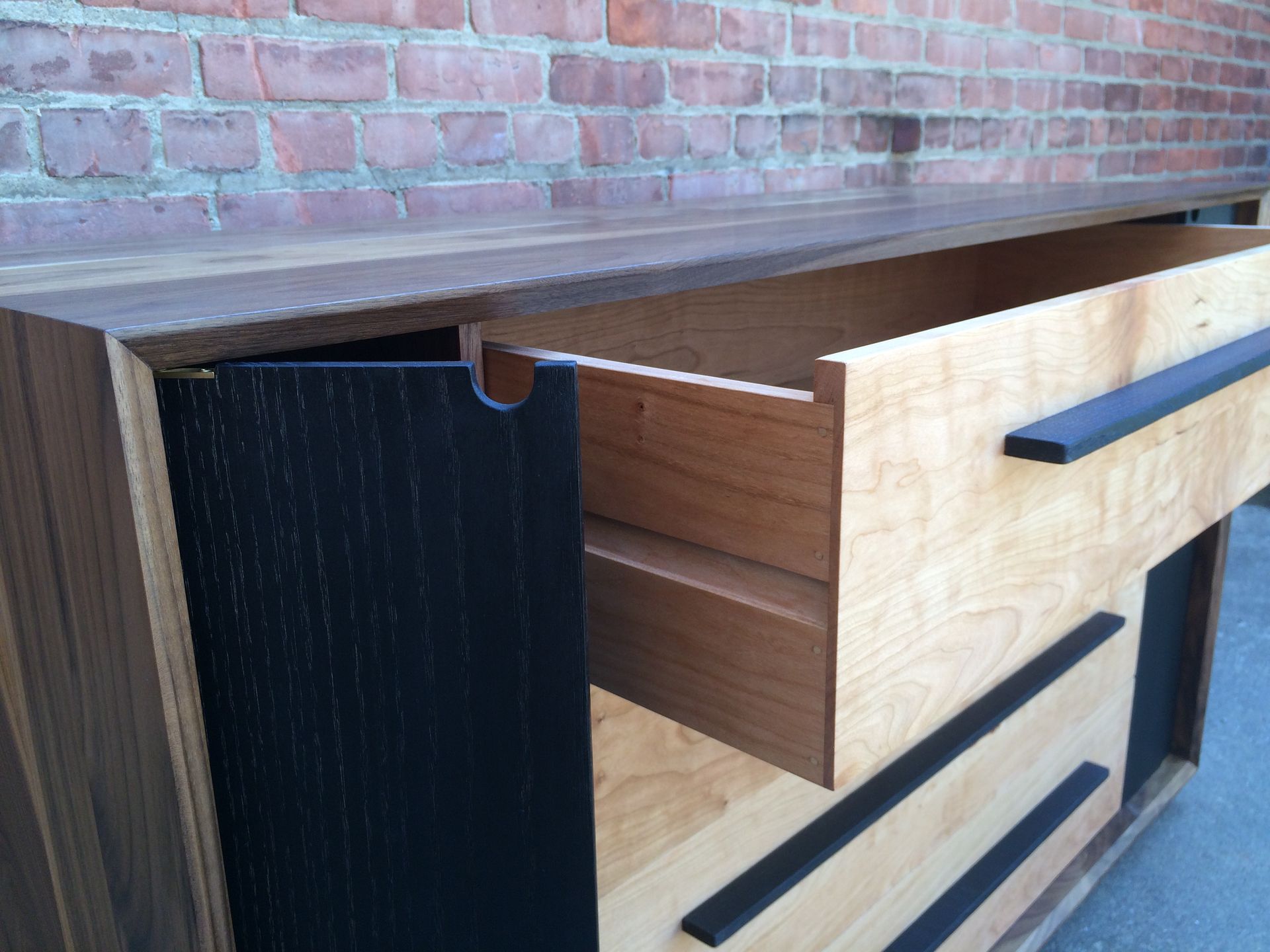 Sven Cabinet