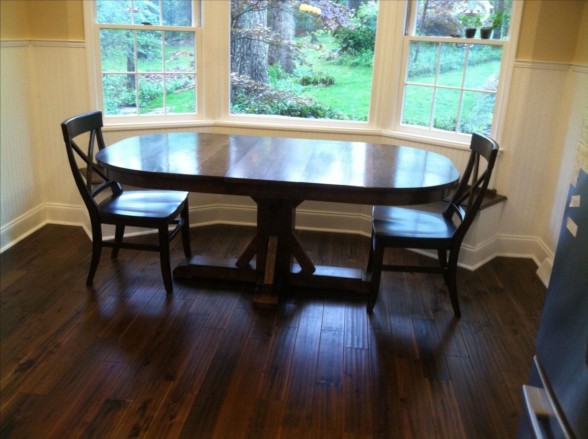 Oval Dining Pedestal Table-Cherry
