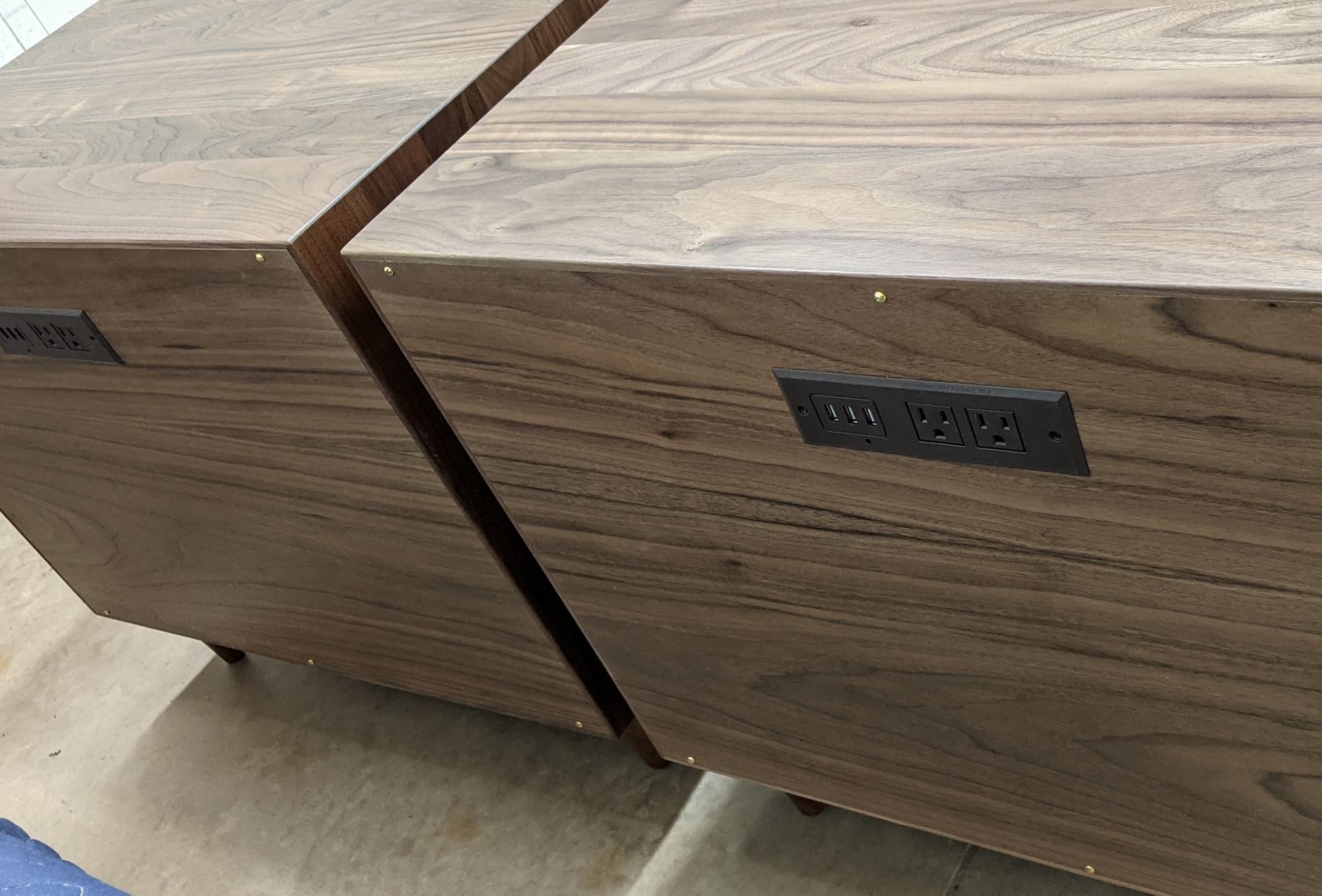 Walnut Bedroom Set 4 