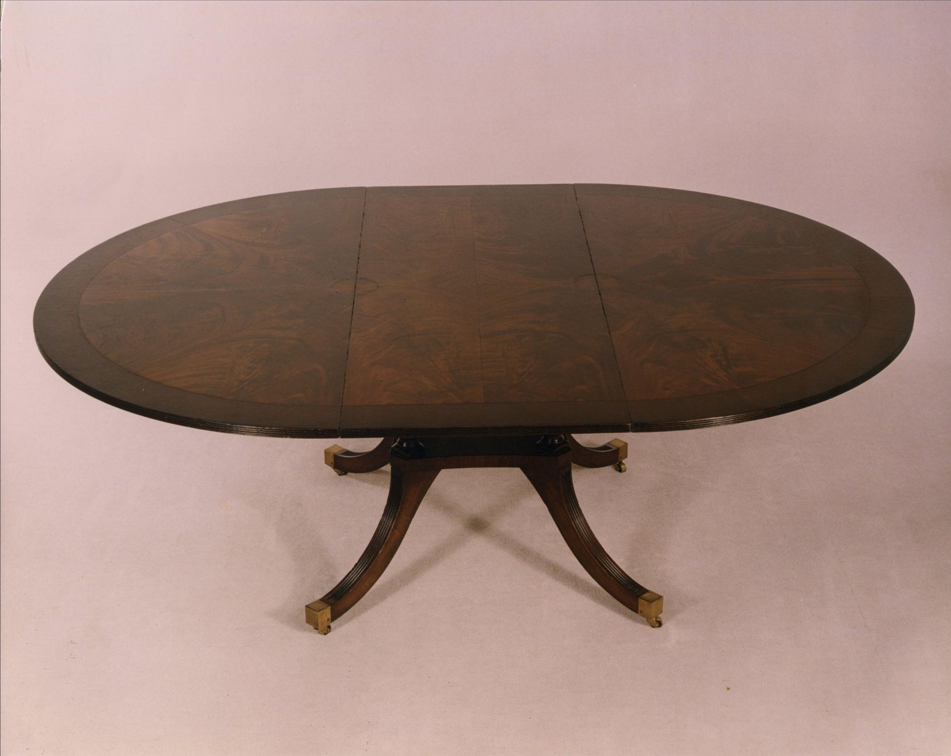 #410 Spray Leg Dining Table 1 