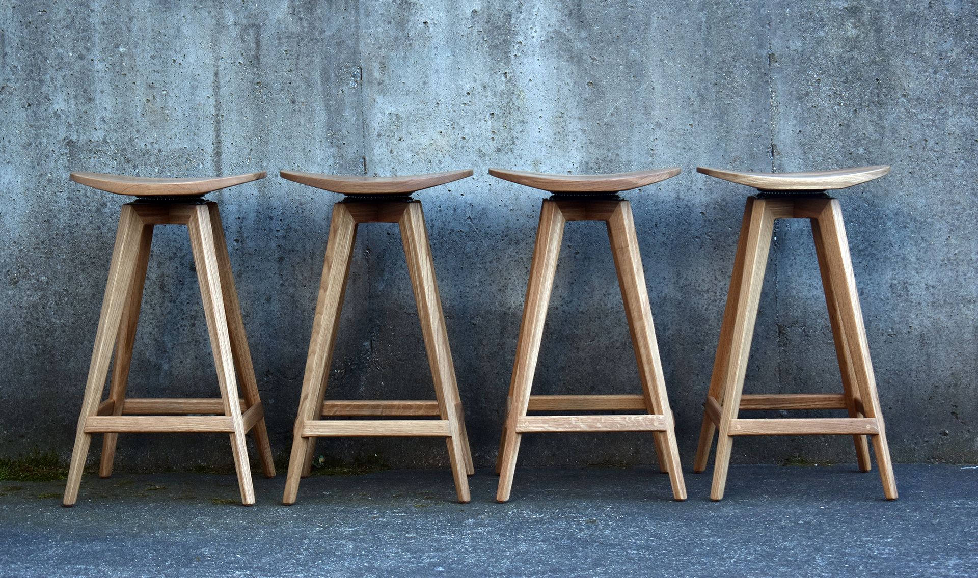 Hand-Cupped Swivel Bar Stool 6
