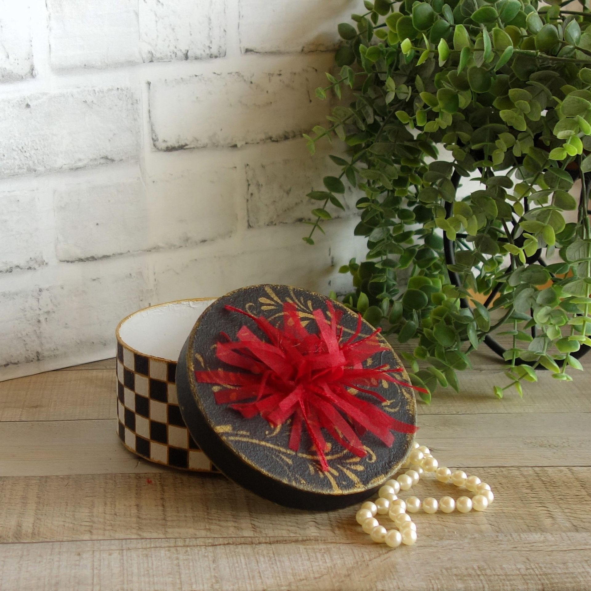 Elegant Check Gift Box Small Decorative Hat Box Whimsy Decor