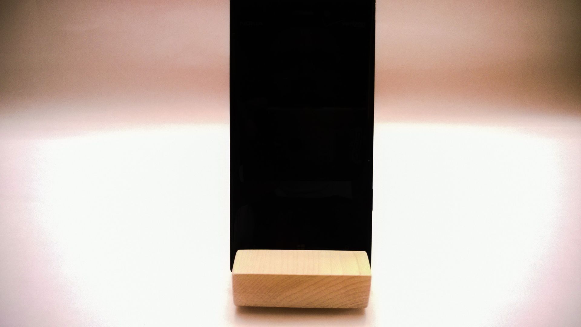 Wooddock 101 - Smartphone, Iphone, Galaxy Wood Phone Dock Stand/Holder - Single Phone 2