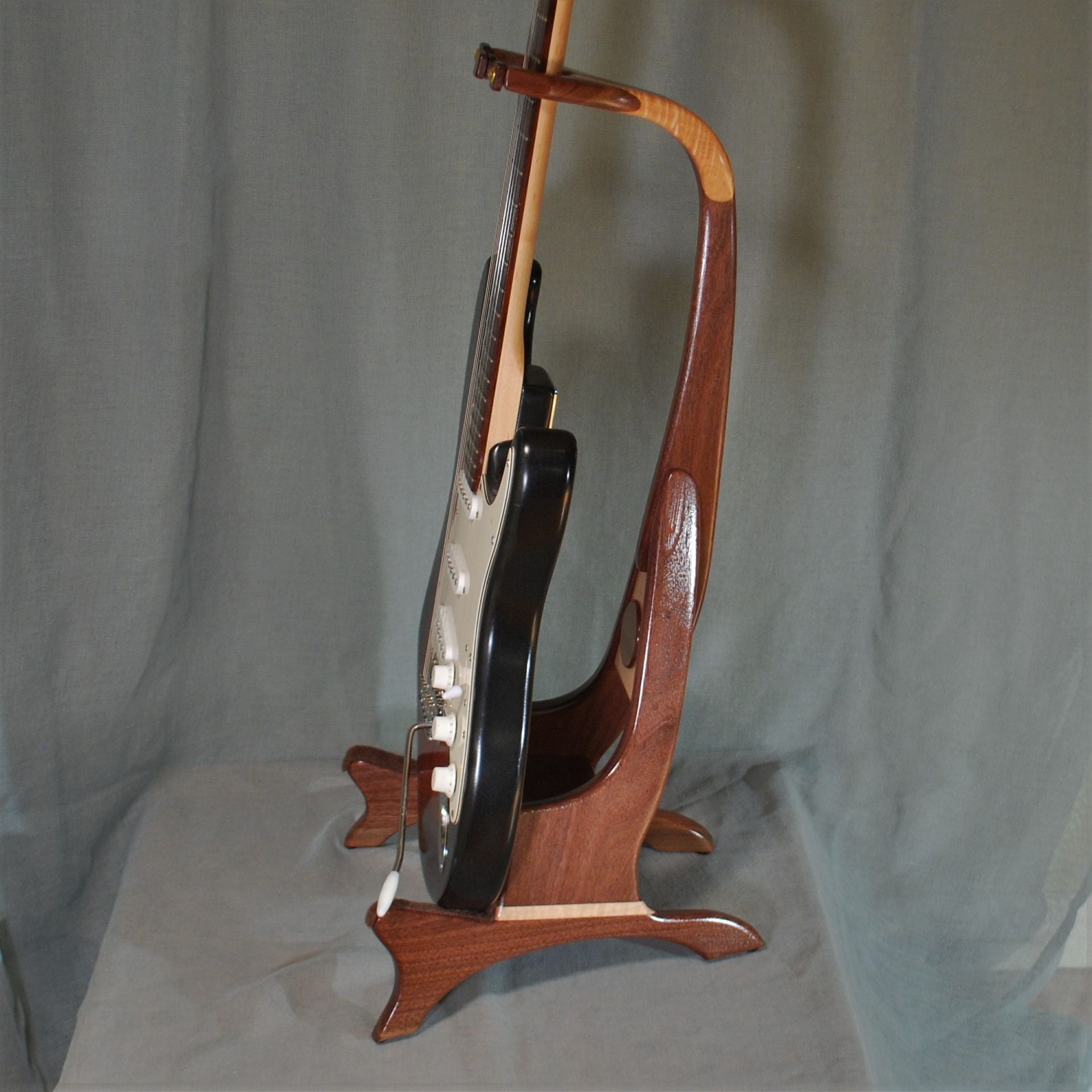 Model 1 Guitar Stand W/Drawer 2