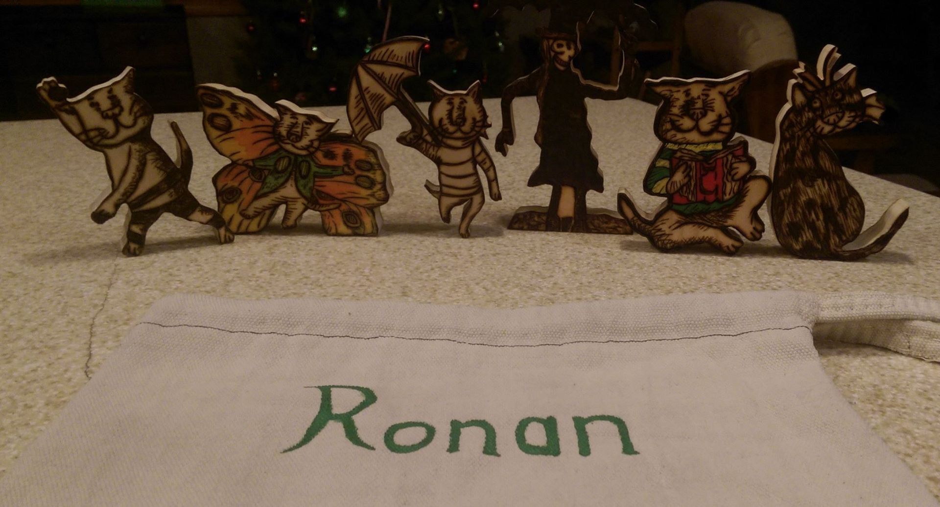 Edward Gorey Figures,Edward Gorey Lovers,Edward Gorey Collectibles, Edward Gorey Art,Edward Gorey 3