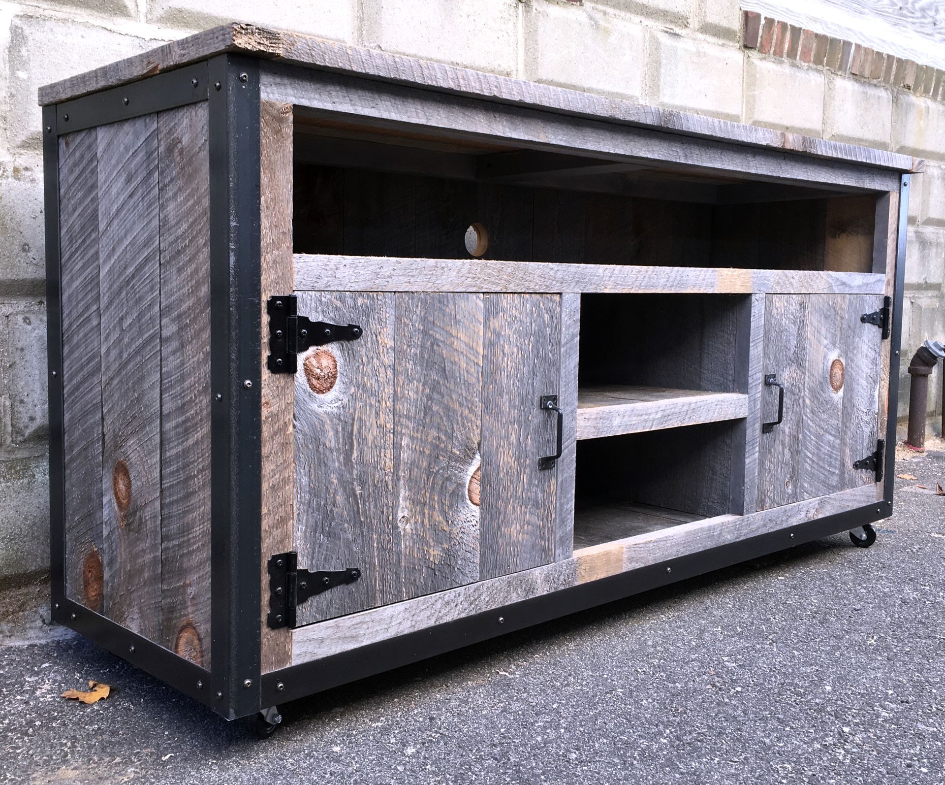 Rustic Industrial Barn Board / Reclaimed Wood Media Stand / Tv / Entertainment Stand 2 
