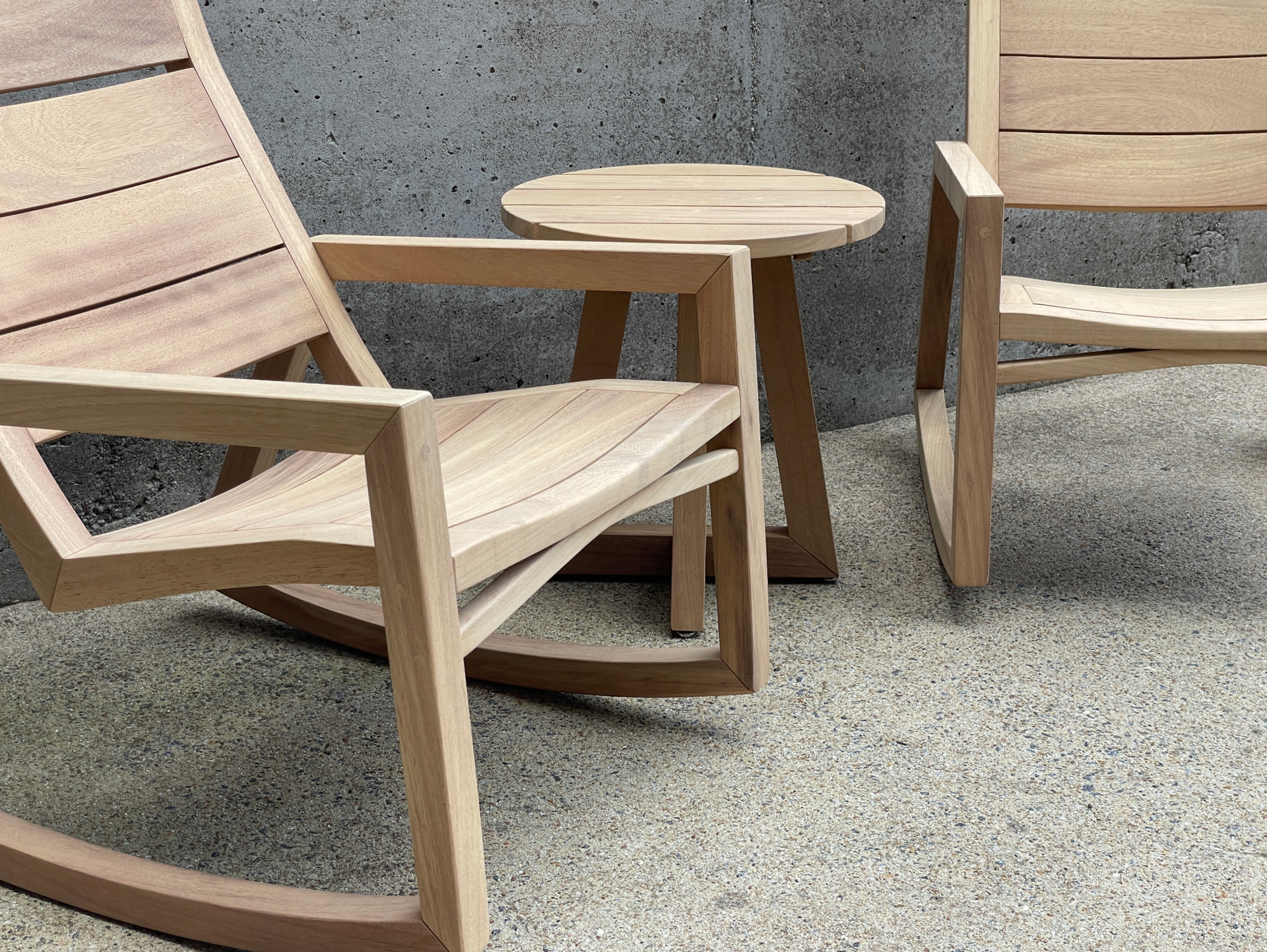 Contemporary Outdoor Rocking Chair 4