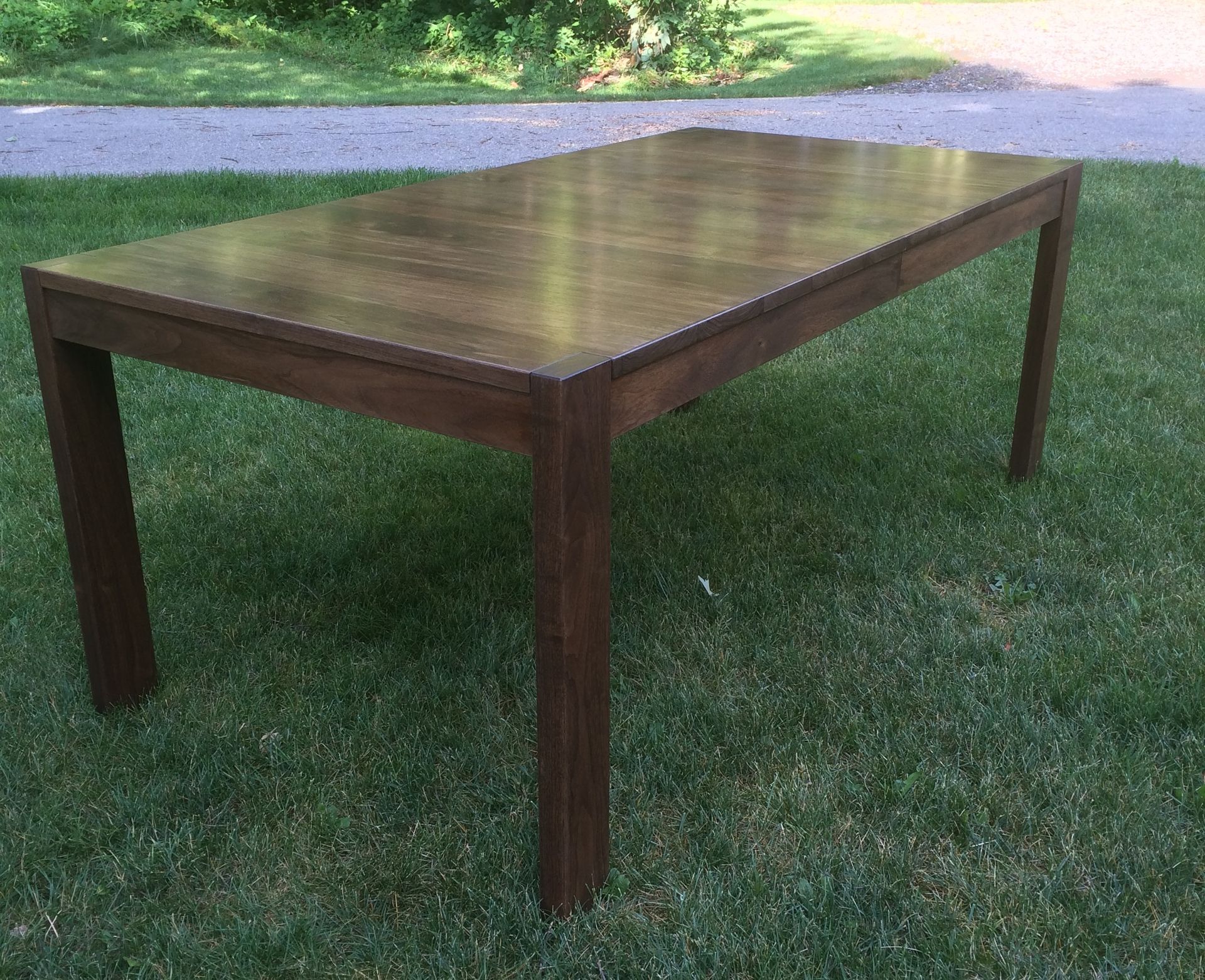 Walnut Dining Table With Through Legs 4