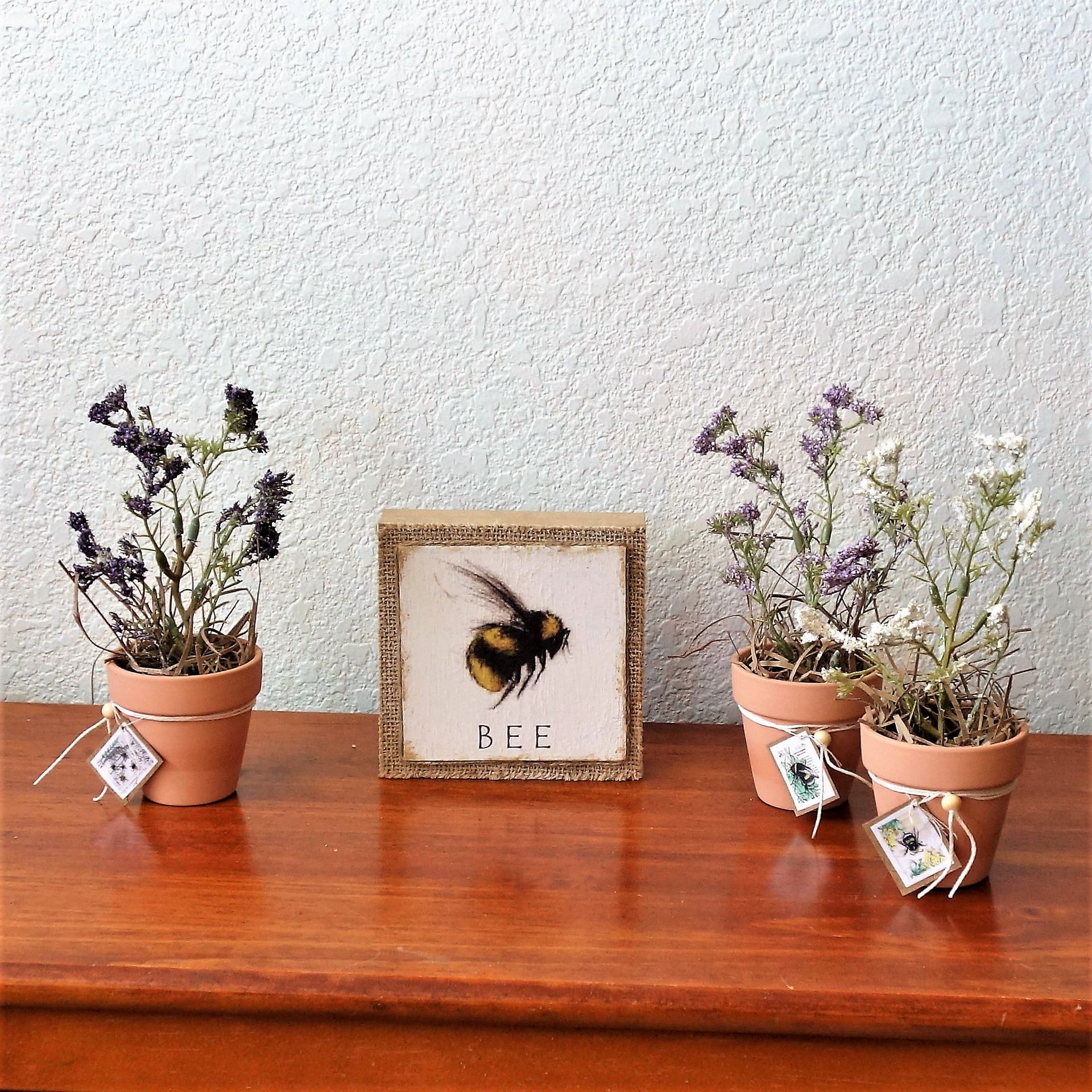 Hone Bee Gift Decor Bundle Set Of 4 4 