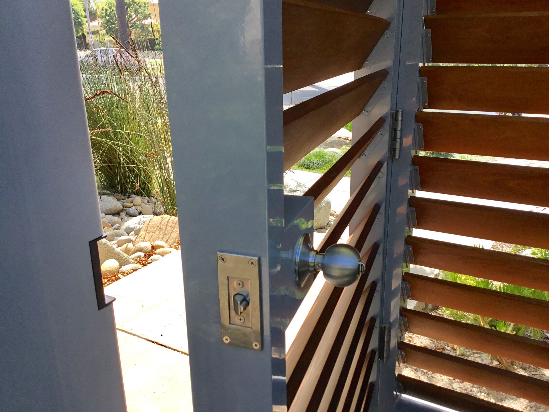 Aluminum + Ipe Modern Metal Gate 3