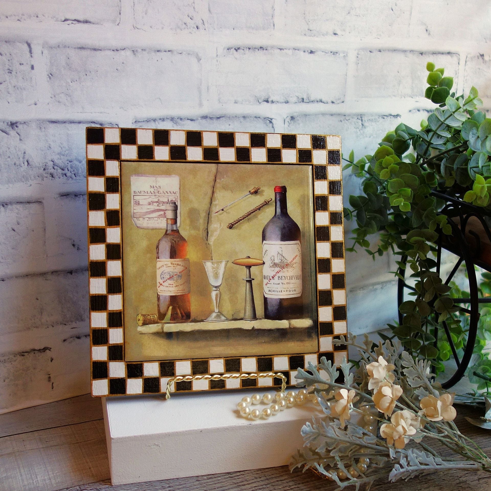 Hand Painted Checks Picture Frame Black And White Checked Wine Picture Decor 2 
