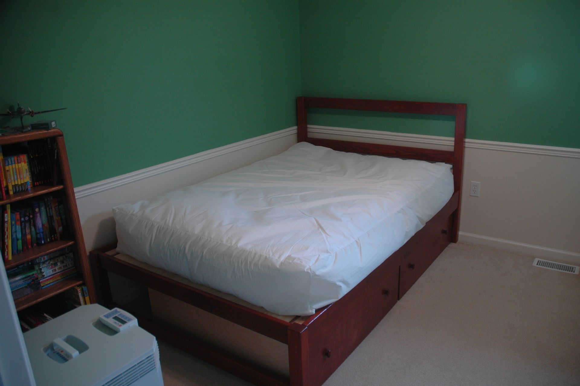 Full Size Platform Bed With Two Pull Out Storage Drawers 1 