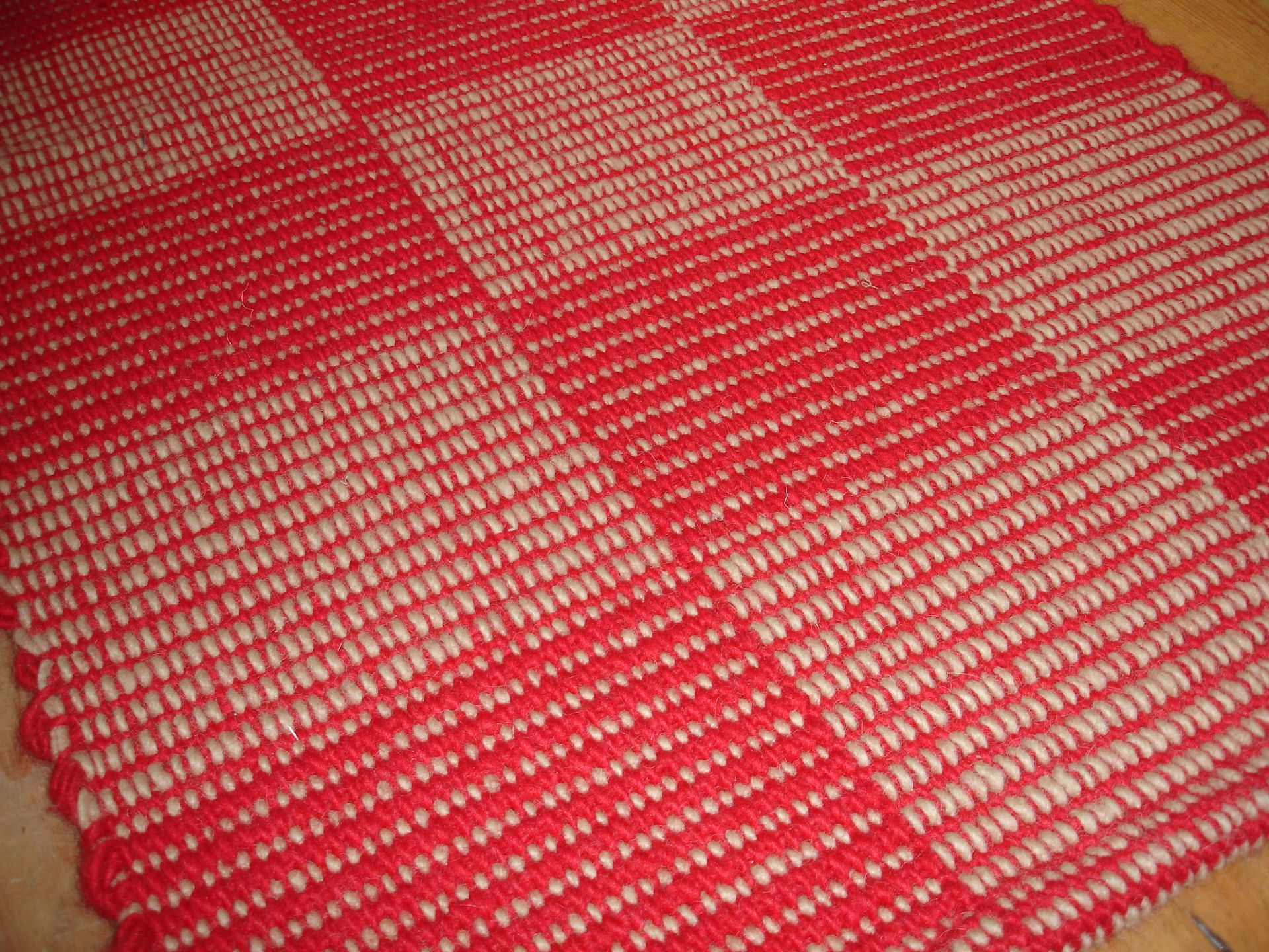 Red Beige Hand-Woven Wool Check Rug 25 In By 50 In 3 