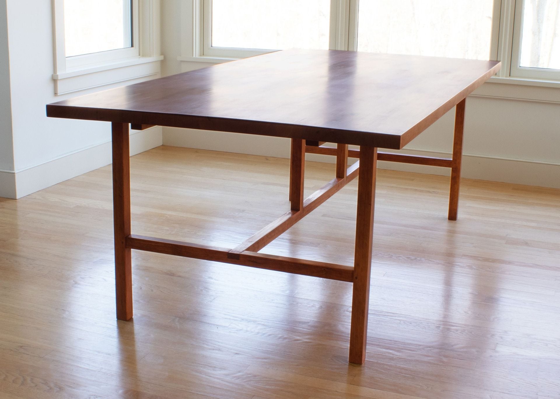 MID-CENTURY MODERN DINING ROOM TABLE 1