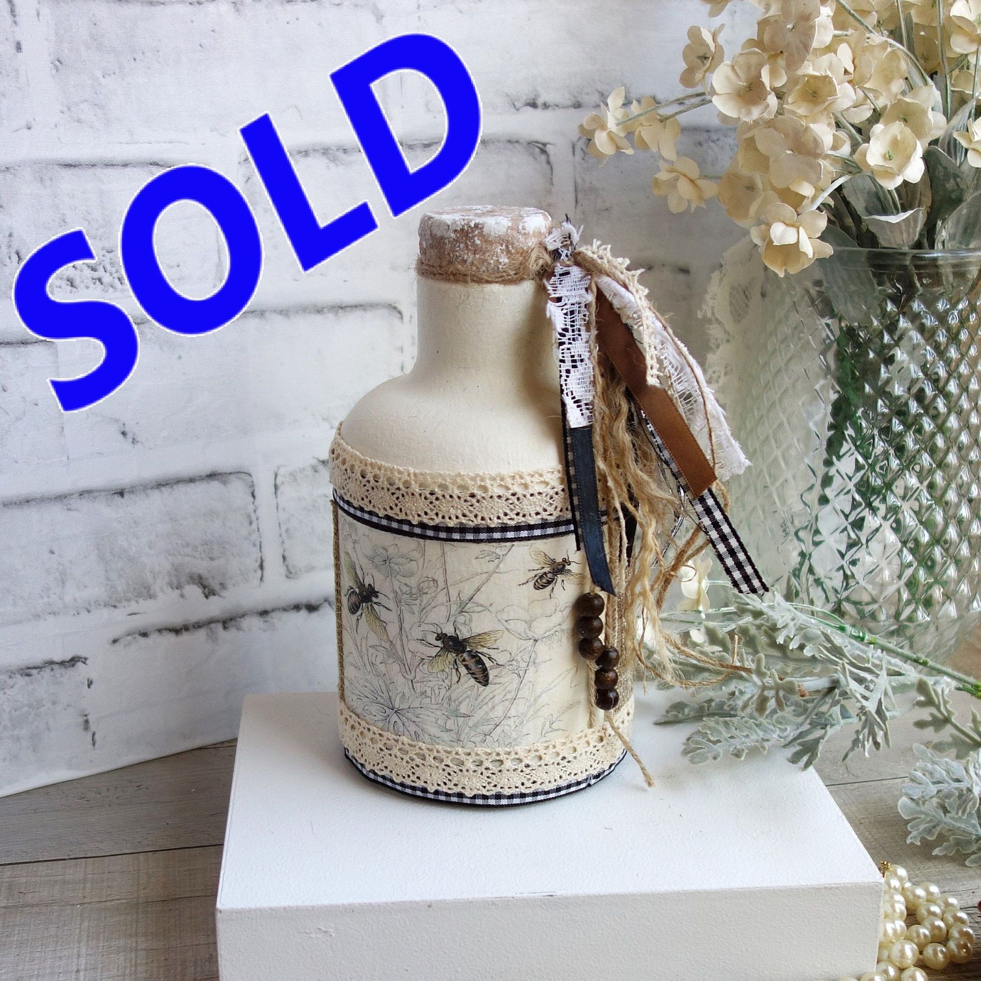 Large Honey Jar Rustic Honey Pot Bee Decorative Jug 1 