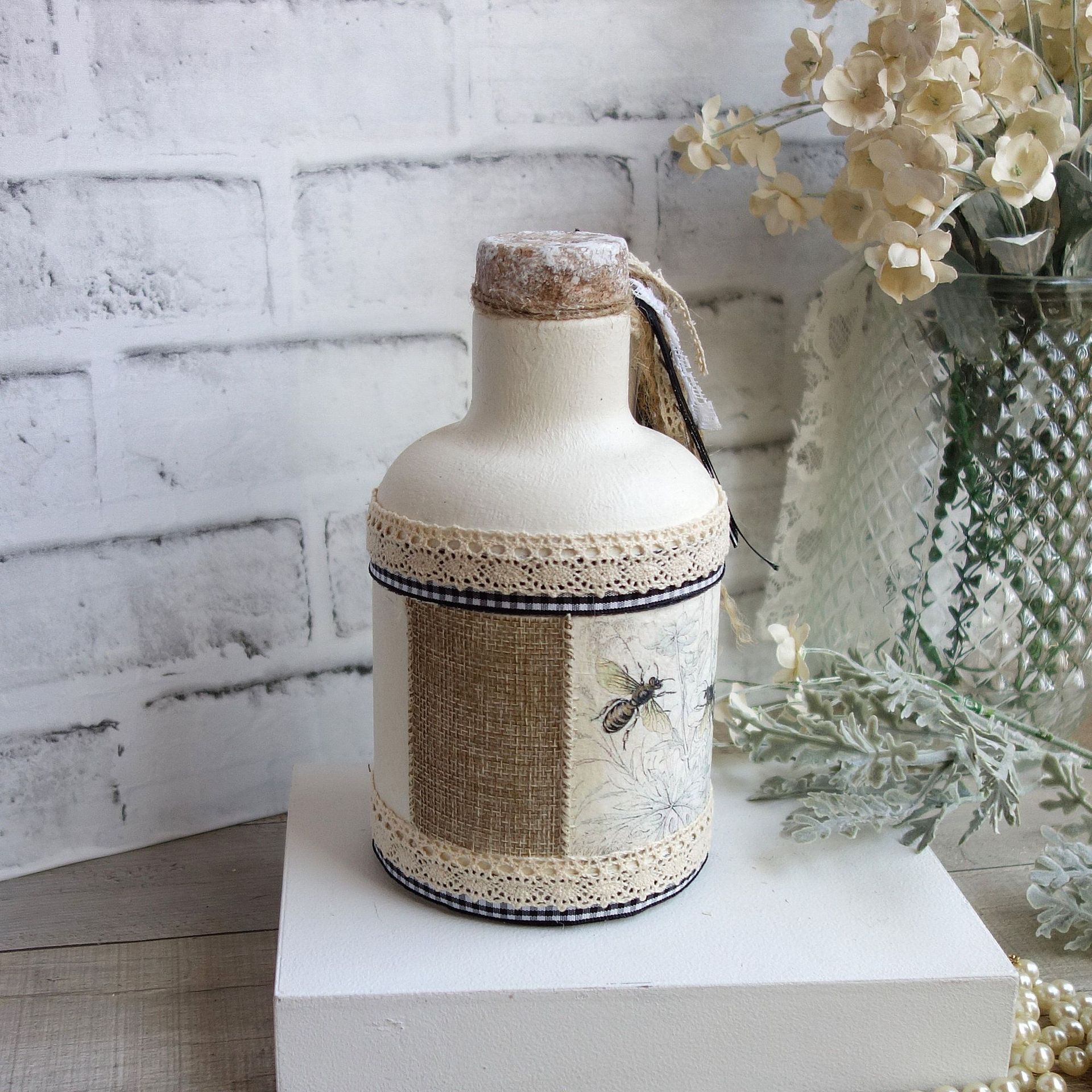 Large Honey Jar Rustic Honey Pot Bee Decorative Jug 2 