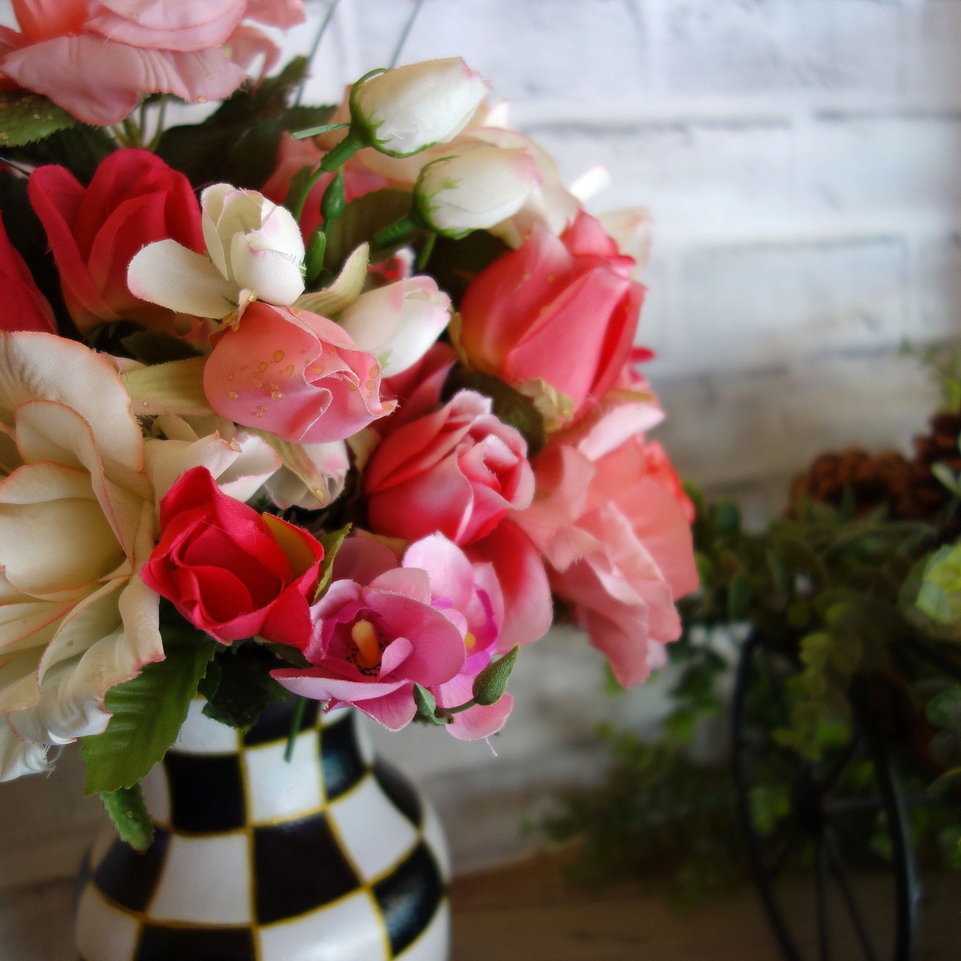 Courtly Vase Vintage Rose Flower Arrangement Black White Check Vase Buffalo Check Vase 4 