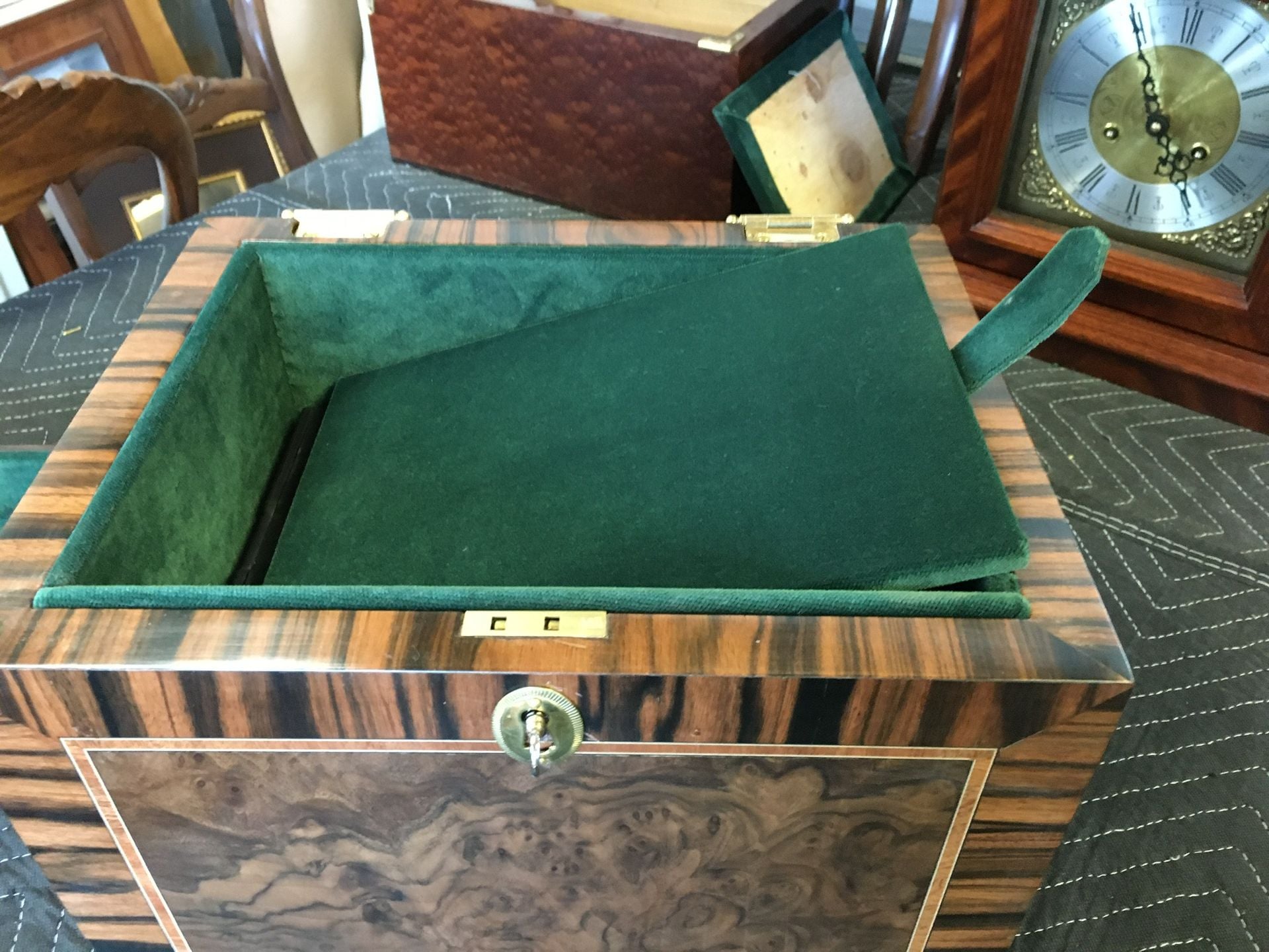 Urn With Tray 2